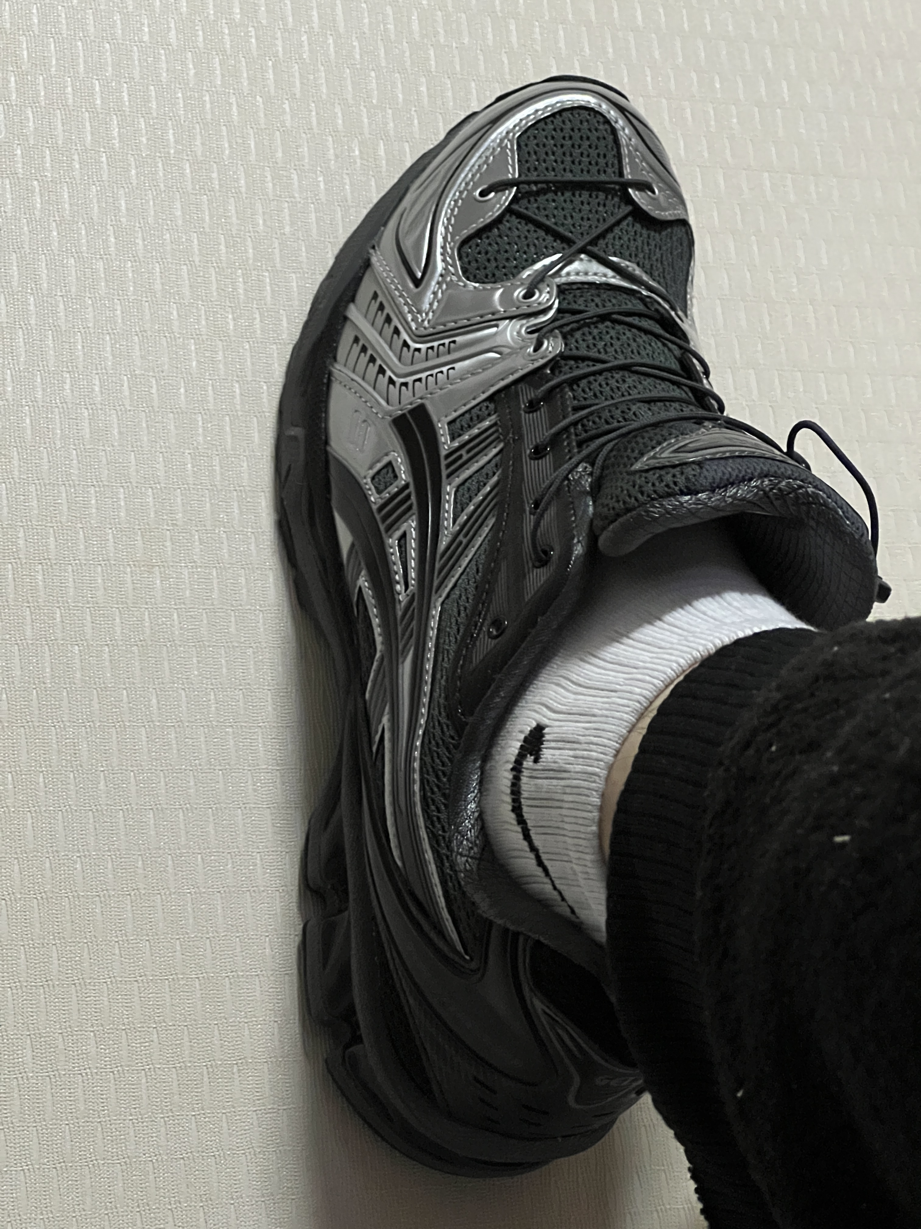 Asics x Unaffected Gel-Kayano 14 Silver Moon 착용 스타일