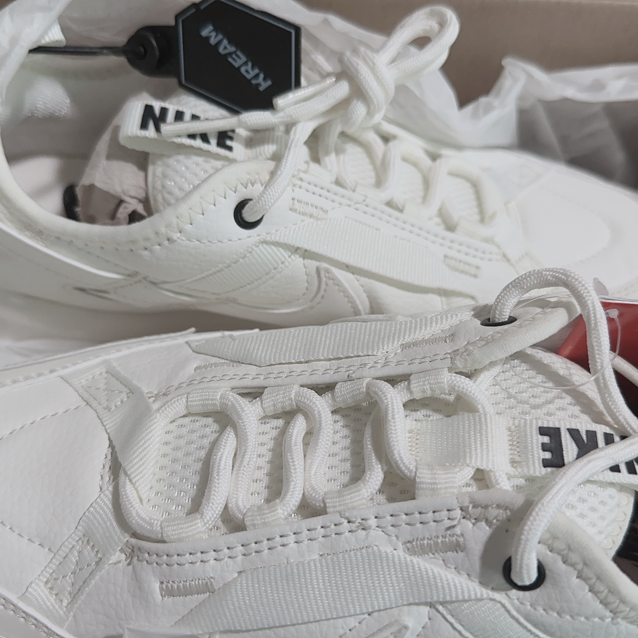 (W) Nike TC 7900 Summit White 착용 스타일