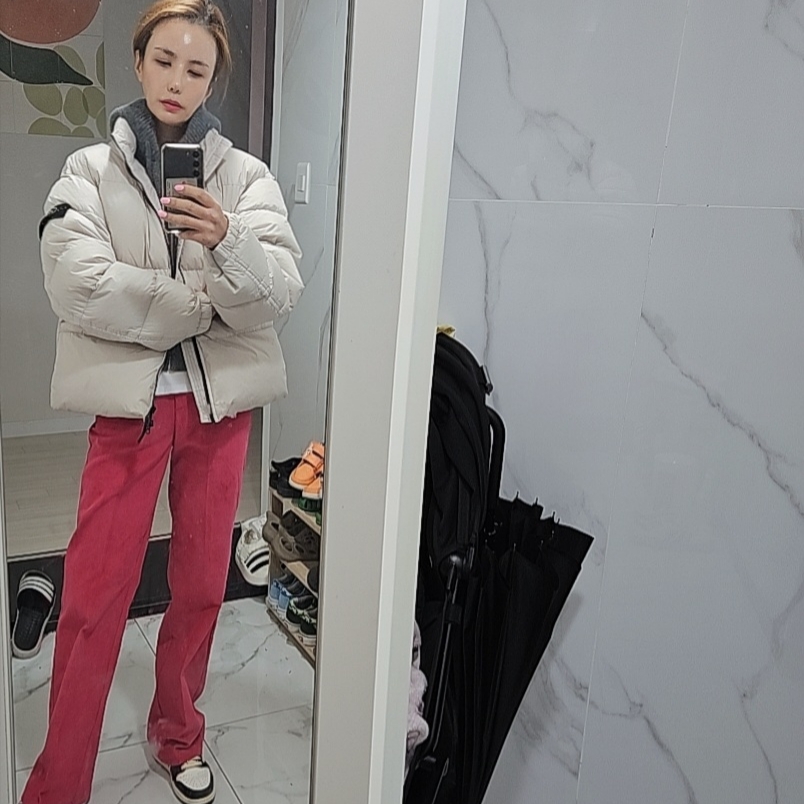 Jordan 1 x Travis Scott x Fragment Retro Low OG SP Military Blue, Stone Island 40623 Garment Dyed Crinkle Reps Recycled Nylon Down Jacket Plaster - 23FW 착용 스타일 - 2