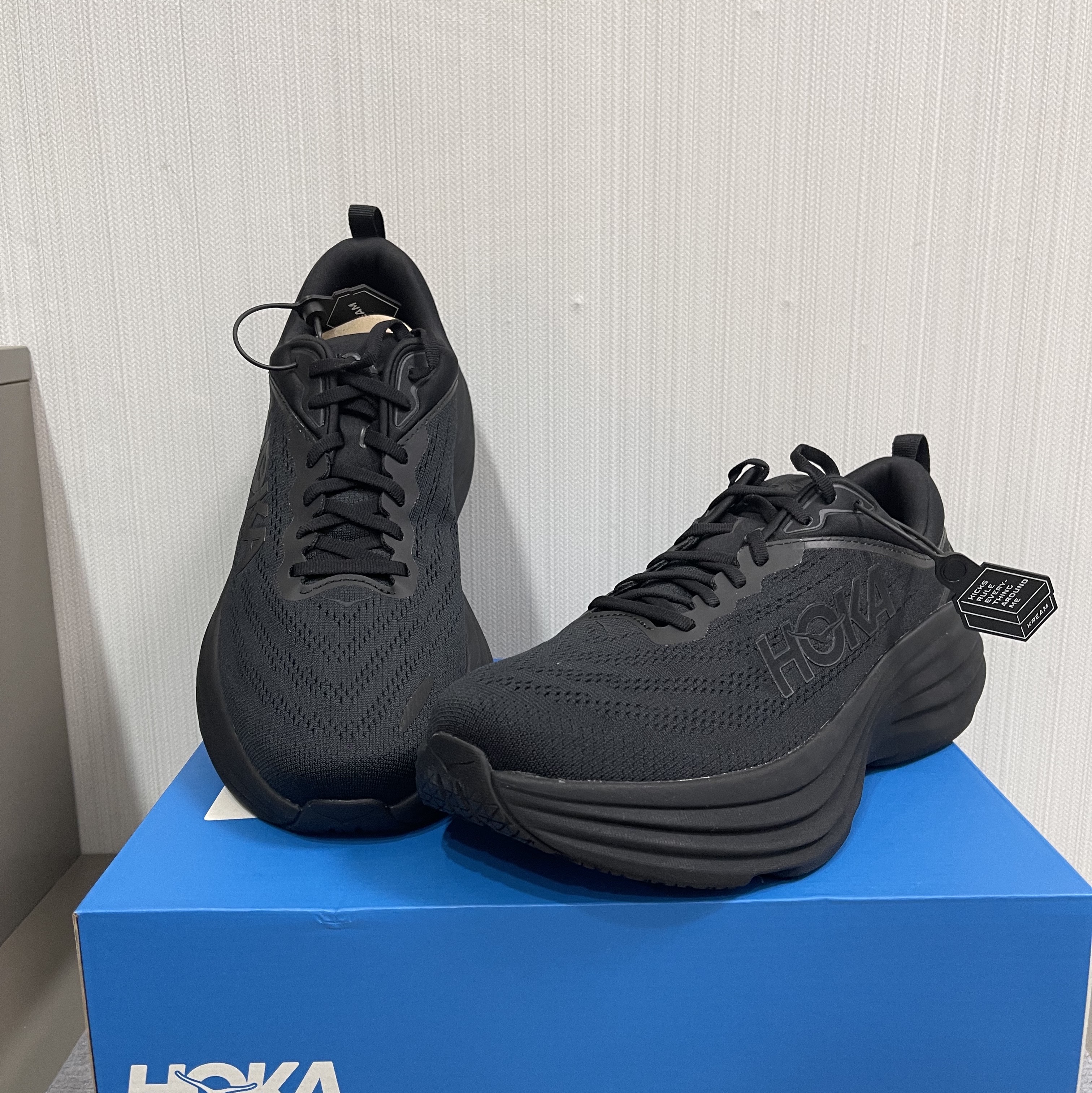 Hoka Bondi 8 Black - Wide 착용 스타일