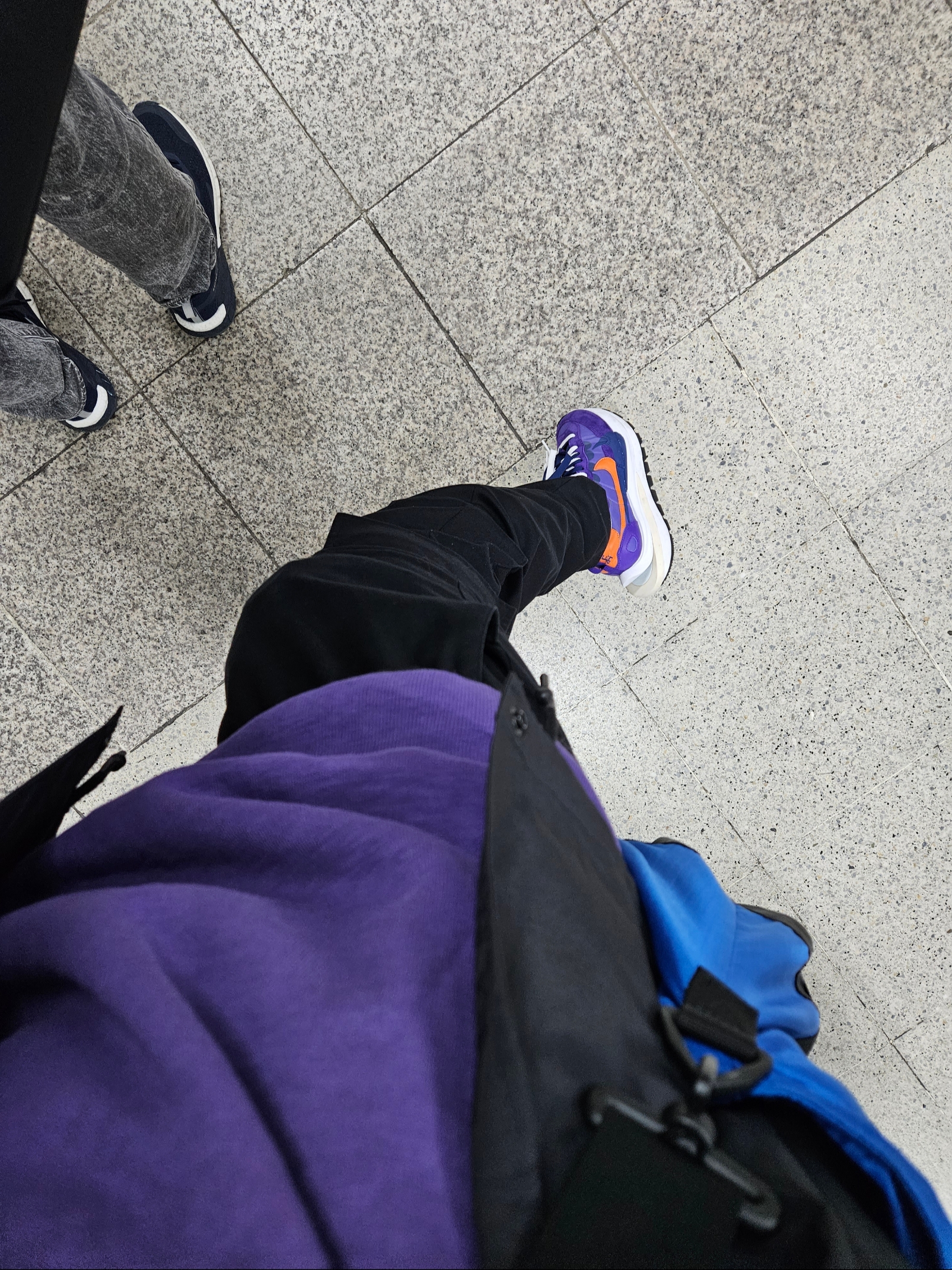 Palace Slub Crew Purple - 21FW, Palace Scratchy Coach Jacket Black - 23FW 착용 스타일