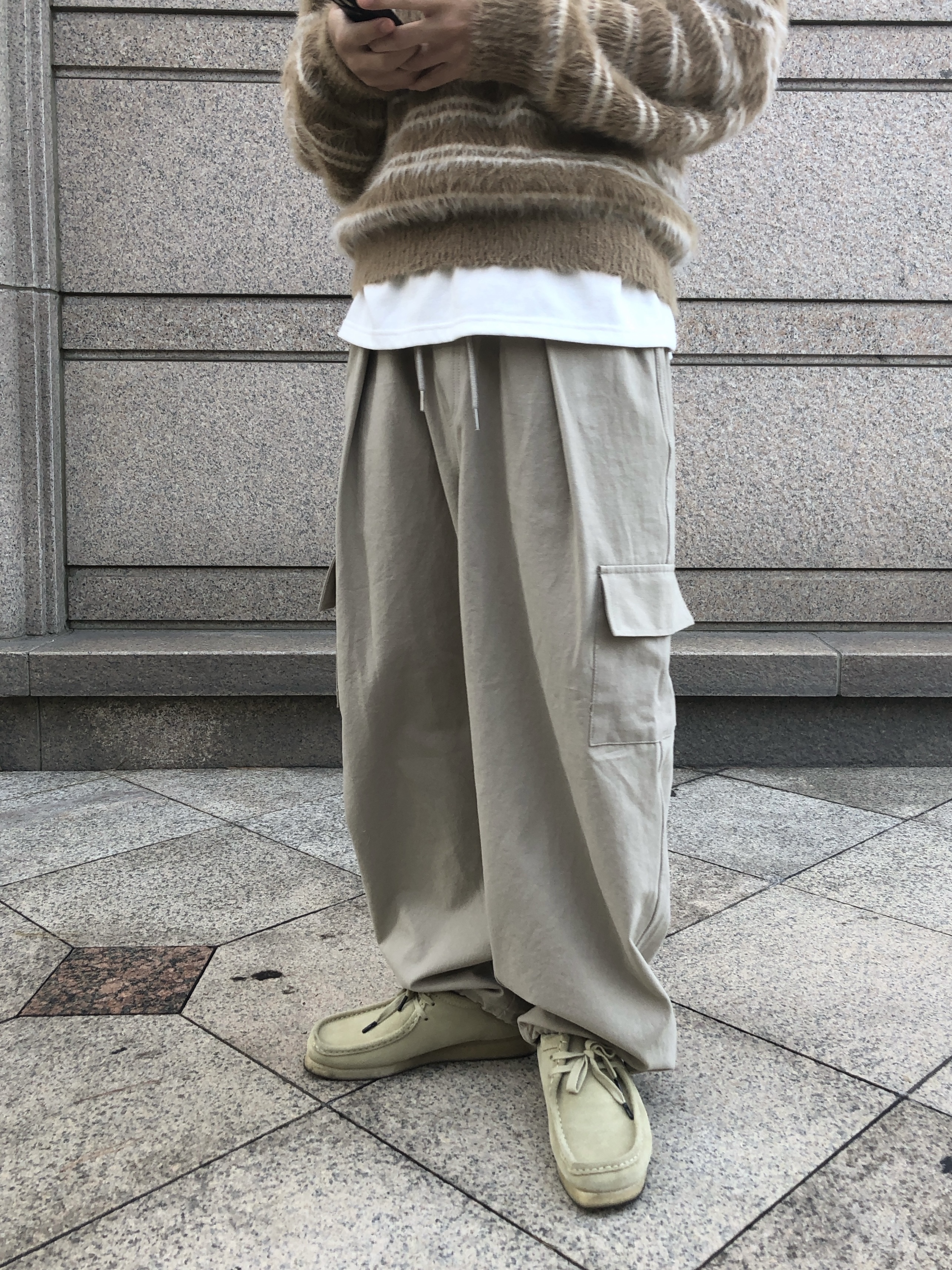 Clarks Wallabee Maple Suede 착용 스타일 - 3