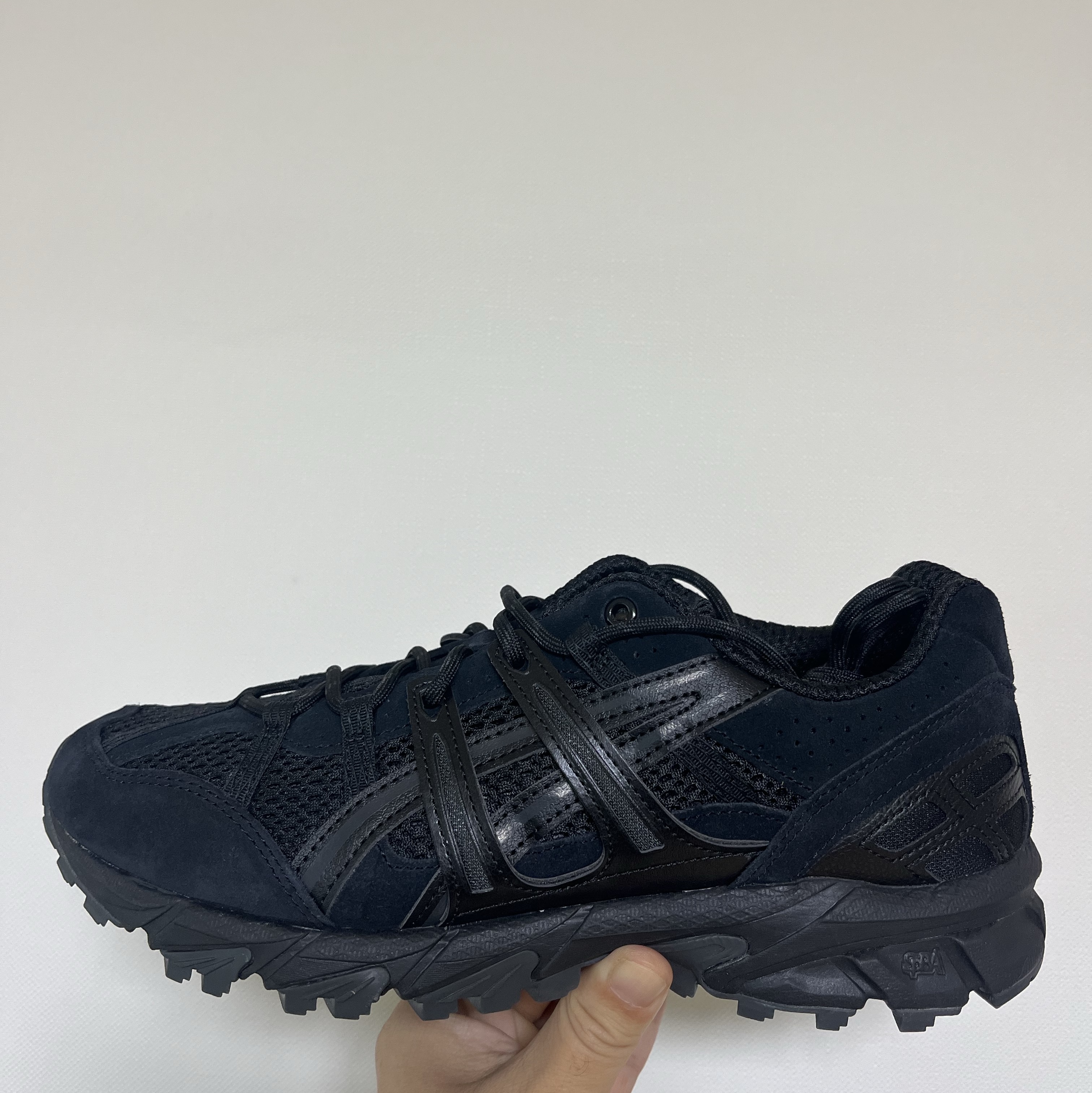 Asics Gel-Sonoma 15-50 Black 착용 스타일 - 1