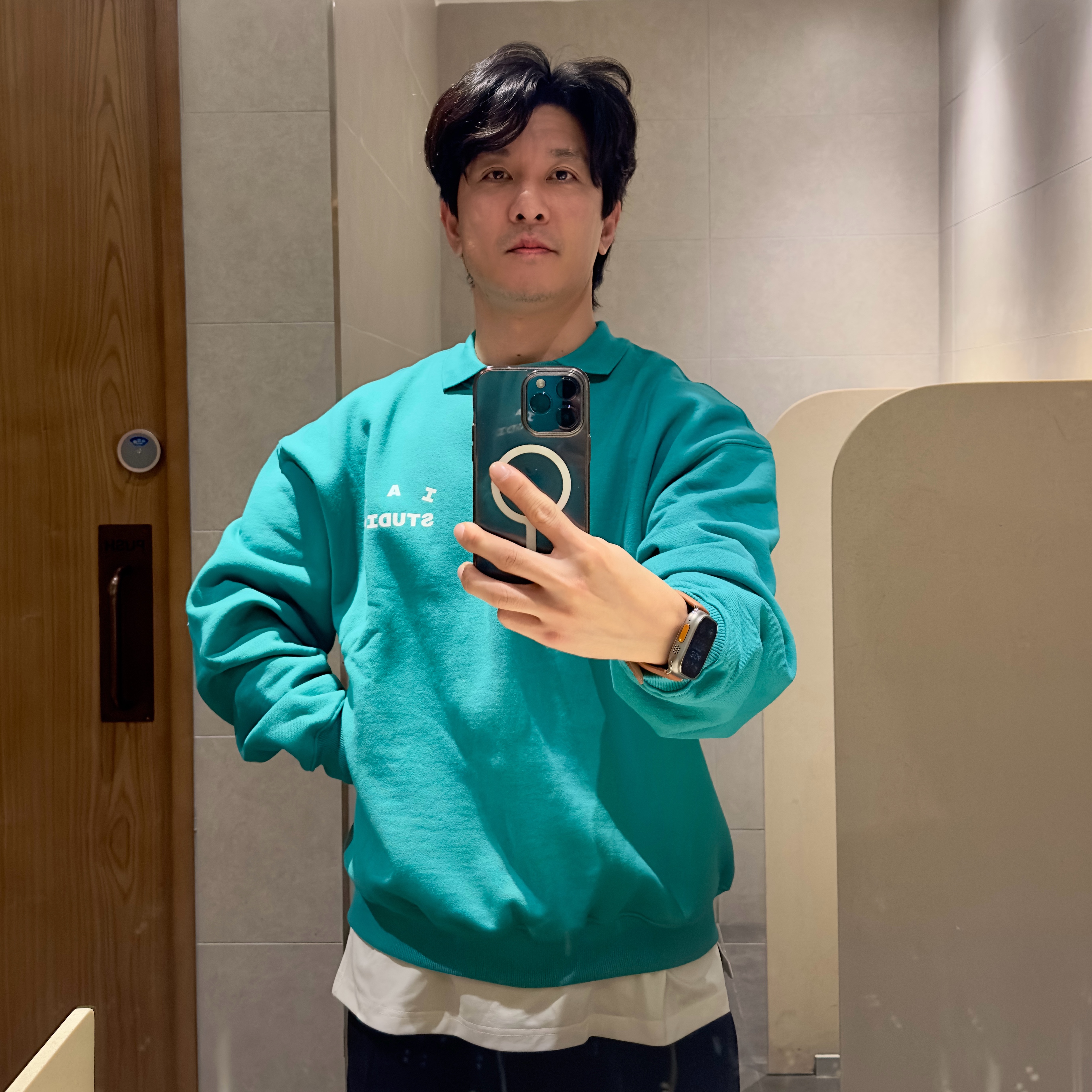 Adidas x Clarks x Ronnie Fieg 8th Street Samba Chalk White Green, IAB Studio Rugby Sweatshirt Mint - The Hyundai Seoul Exclusive 착용 스타일 - 2
