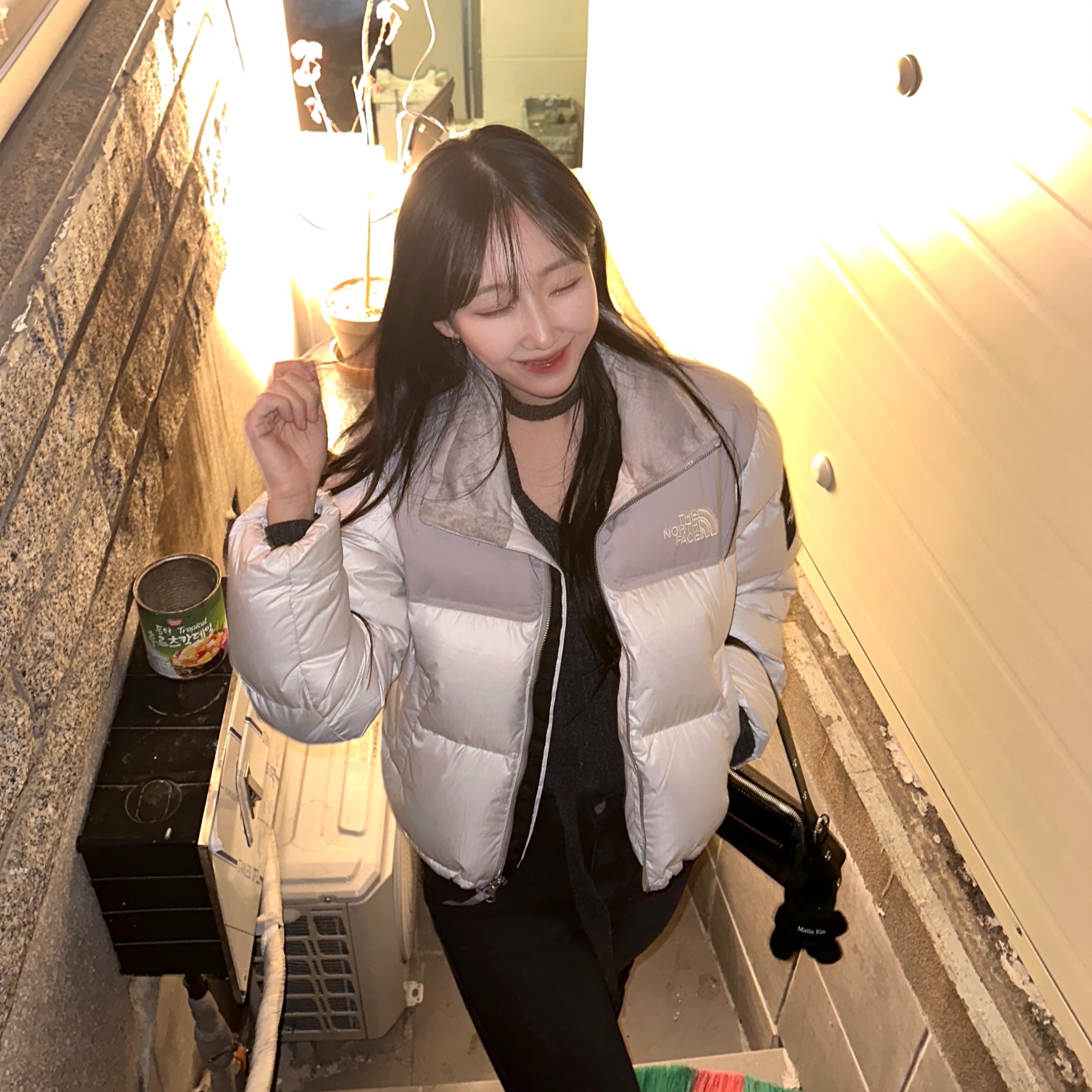 (W) The North Face White Label Novelty Nuptse Down Jacket Ice Gray 착용 스타일