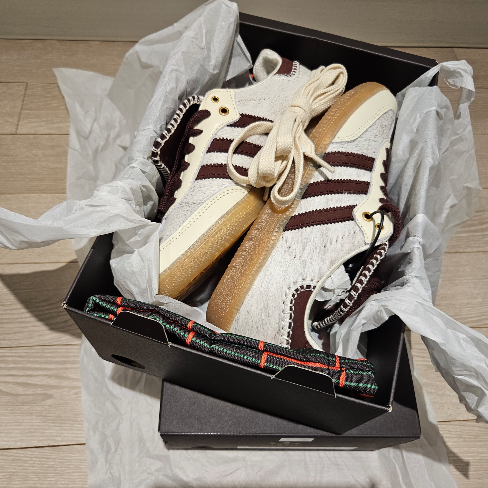 Adidas x Wales Bonner Pony Tonal Samba Cream White Mystery Brown 착용 스타일 - 3