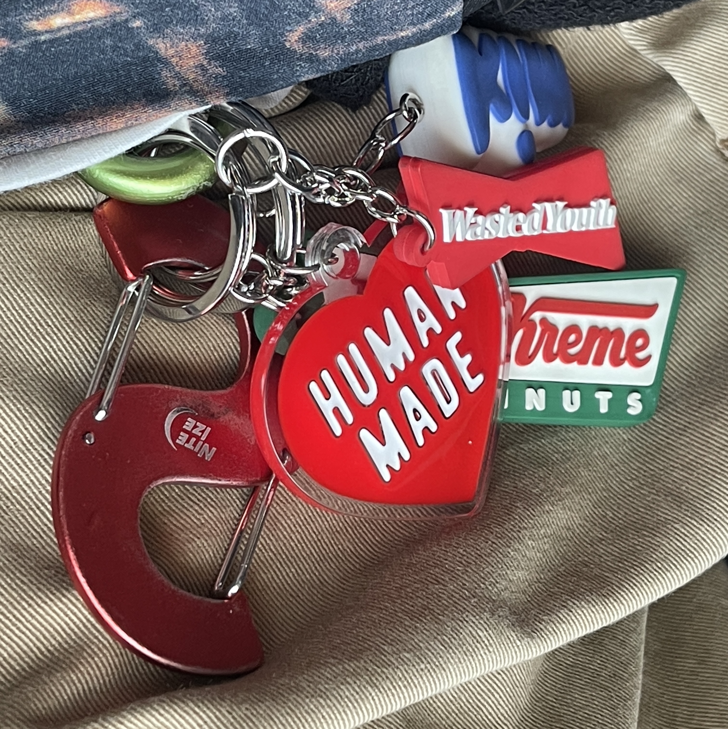 Human Made Heart Keyring Red, Verdy Wasted Youth x Budweiser KeyChain Red 착용 스타일