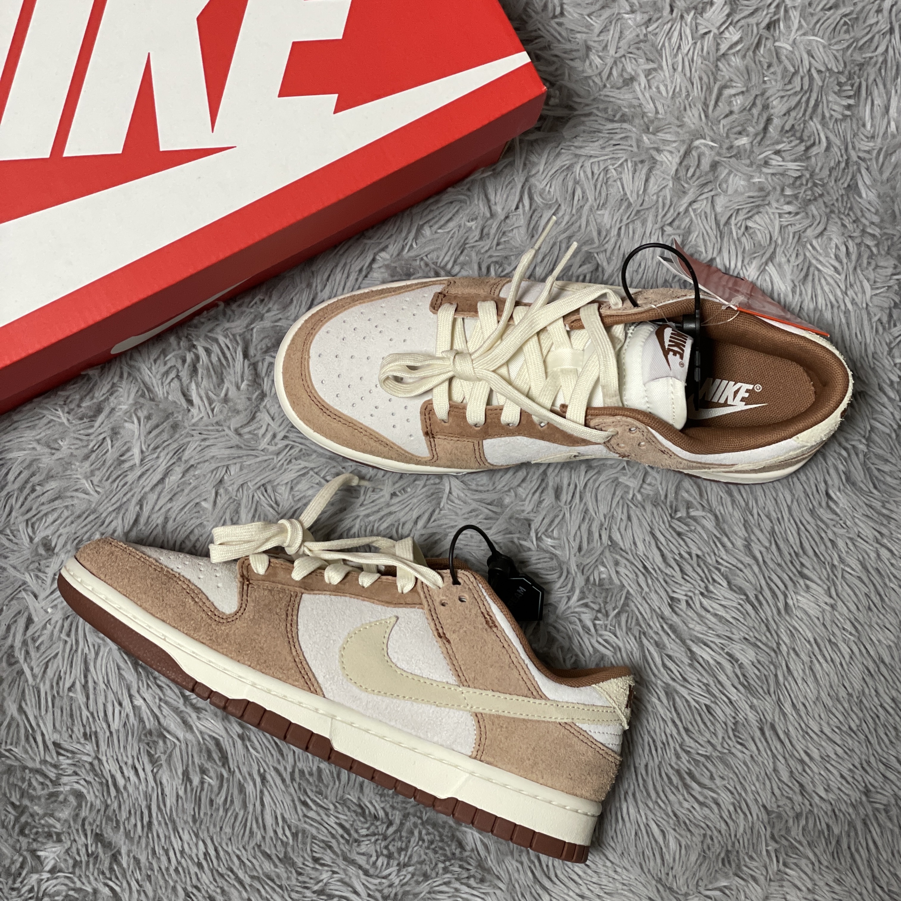 Nike Dunk Low Pro Premium Medium Curry 착용 스타일
