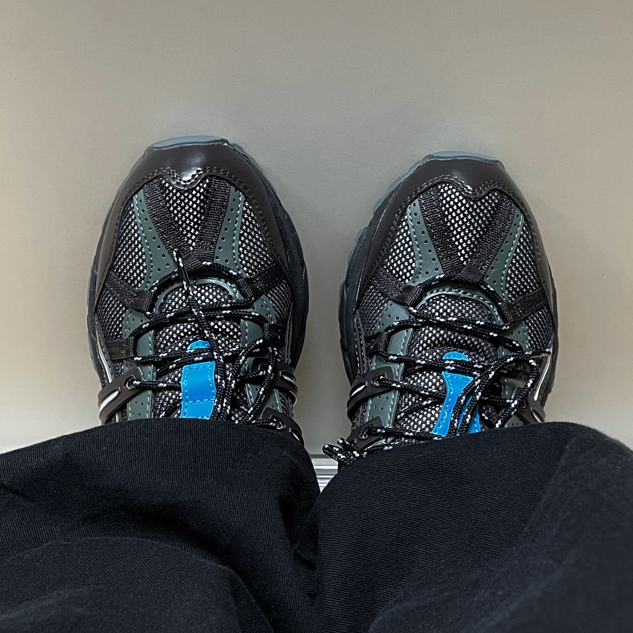 (W) Asics x Matin Kim Gel-Sonoma 15-50 Black Pure Silver 착용 스타일 - 3