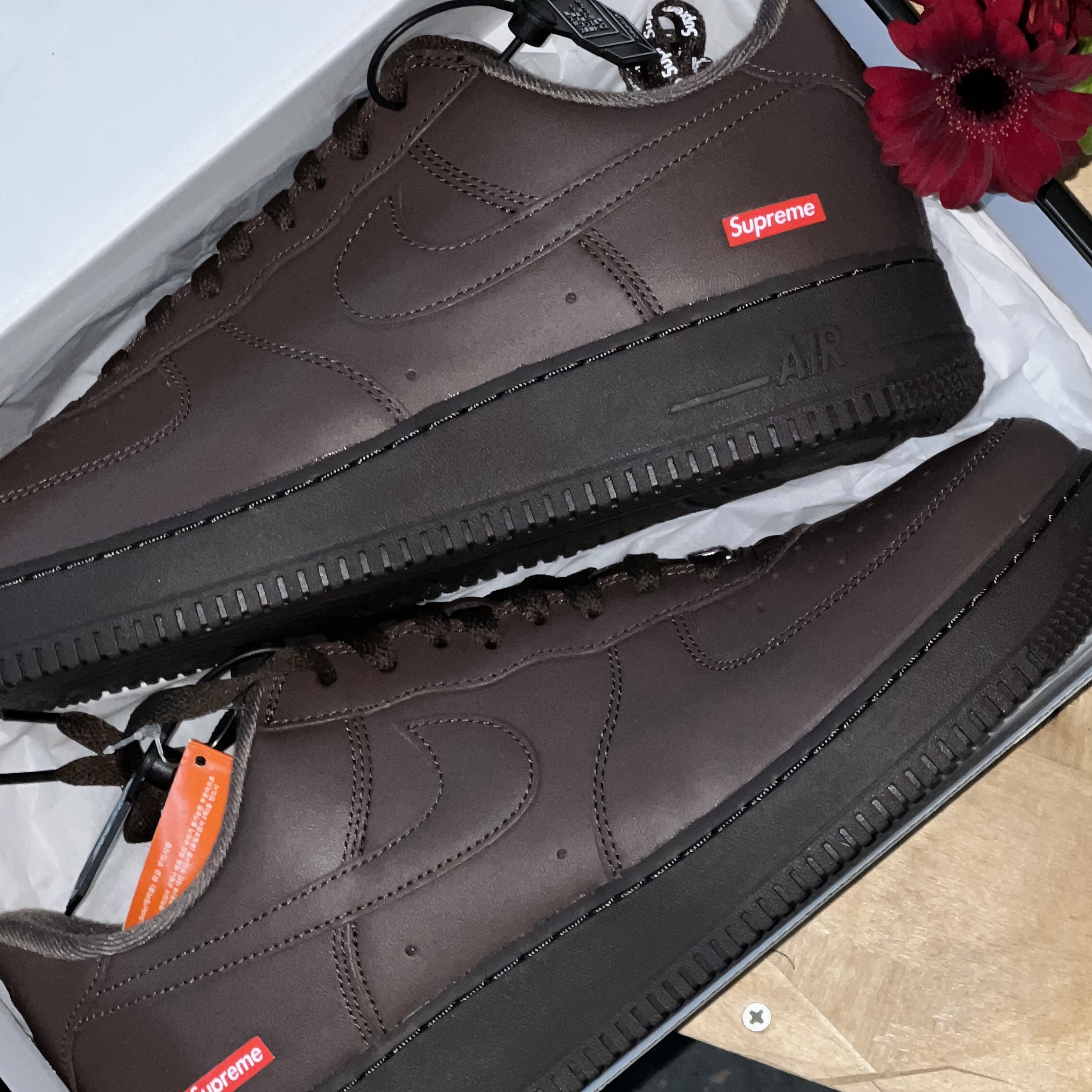 Nike x Supreme Air Force 1 Low Baroque Brown 착용 스타일 - 2