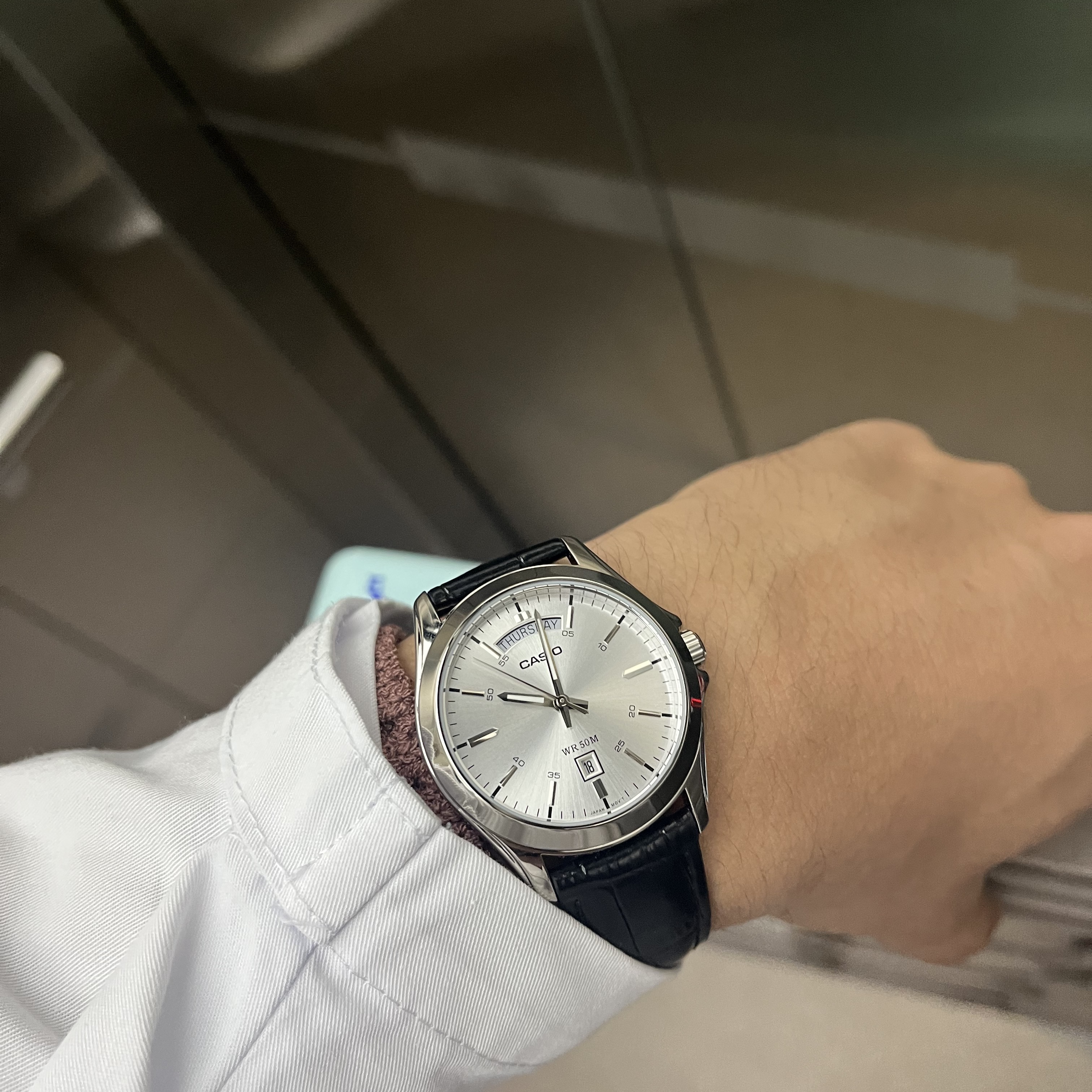 Casio MTP-1370L-7AVDF 착용 스타일