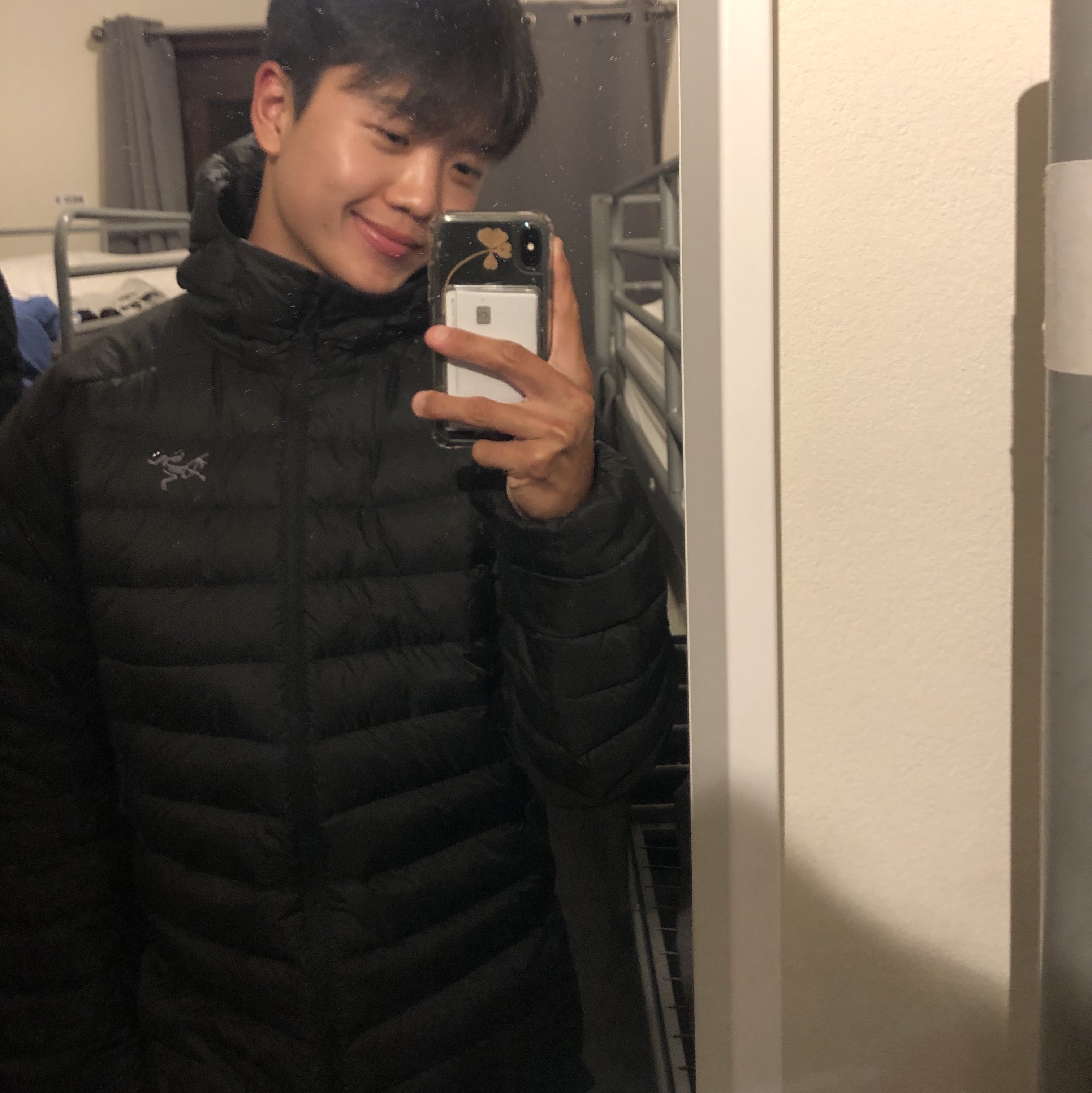 Arc'teryx Cerium Hoody Black 착용 스타일