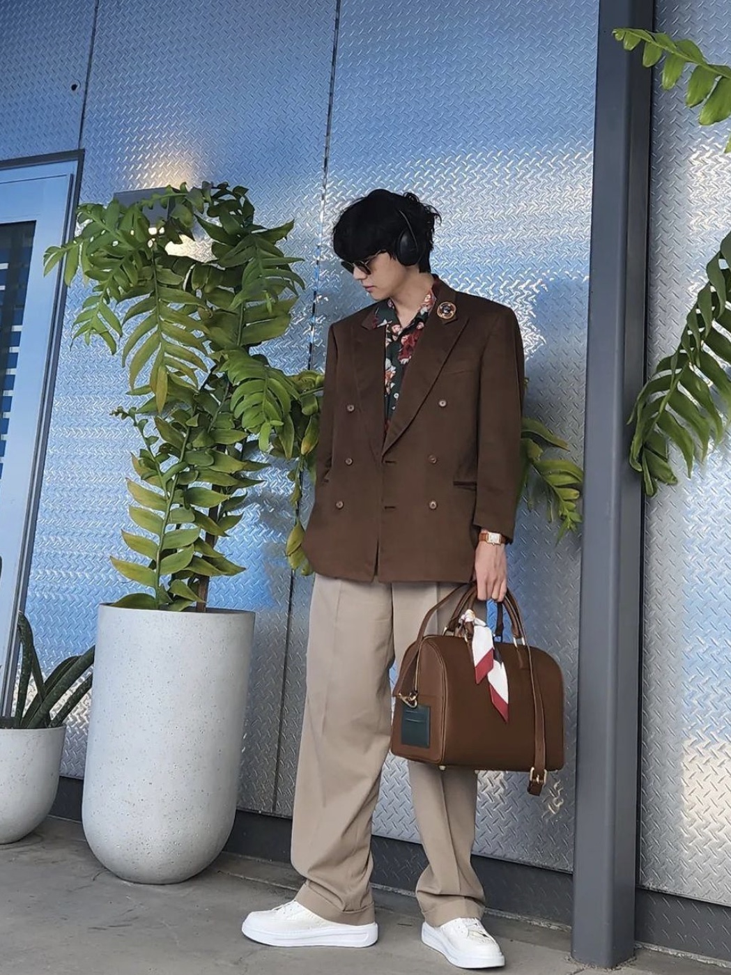 Wooyoungmi Wool Double Jacket Brown, Botter Double Breasted Blazer Black 착용 스타일 - 2