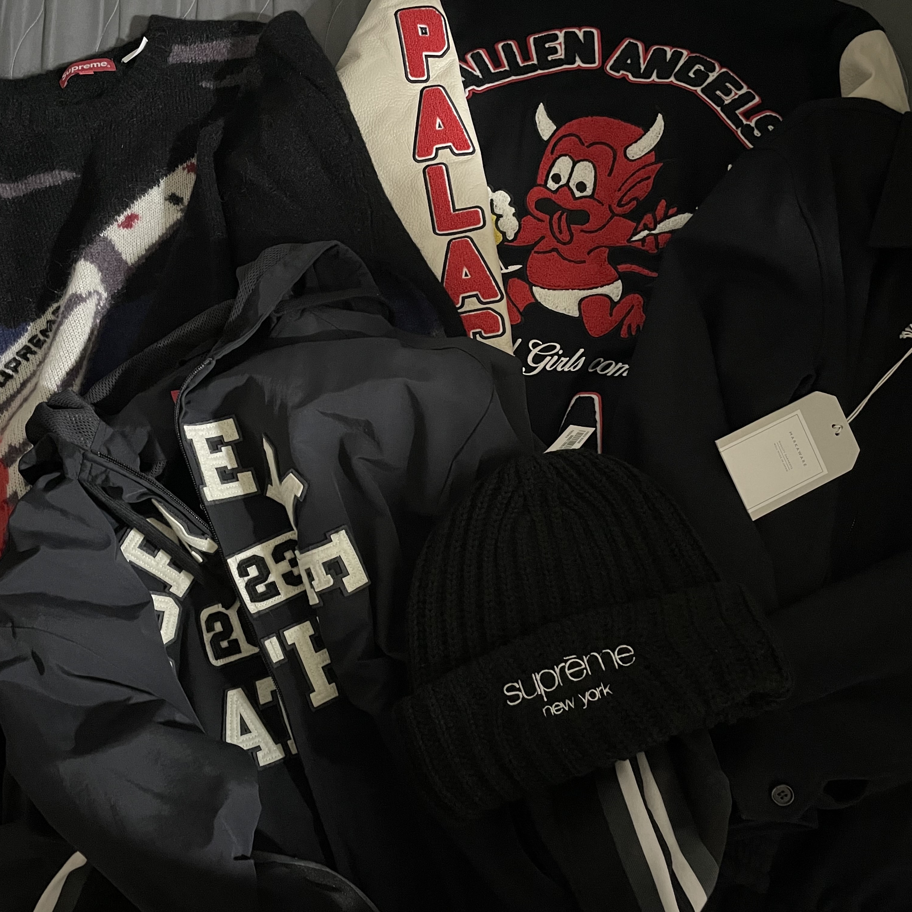 Palace Fallen Angels Varsity Jacket Navy - 23SS, Supreme Rocket Sweater Black - 22FW 착용 스타일
