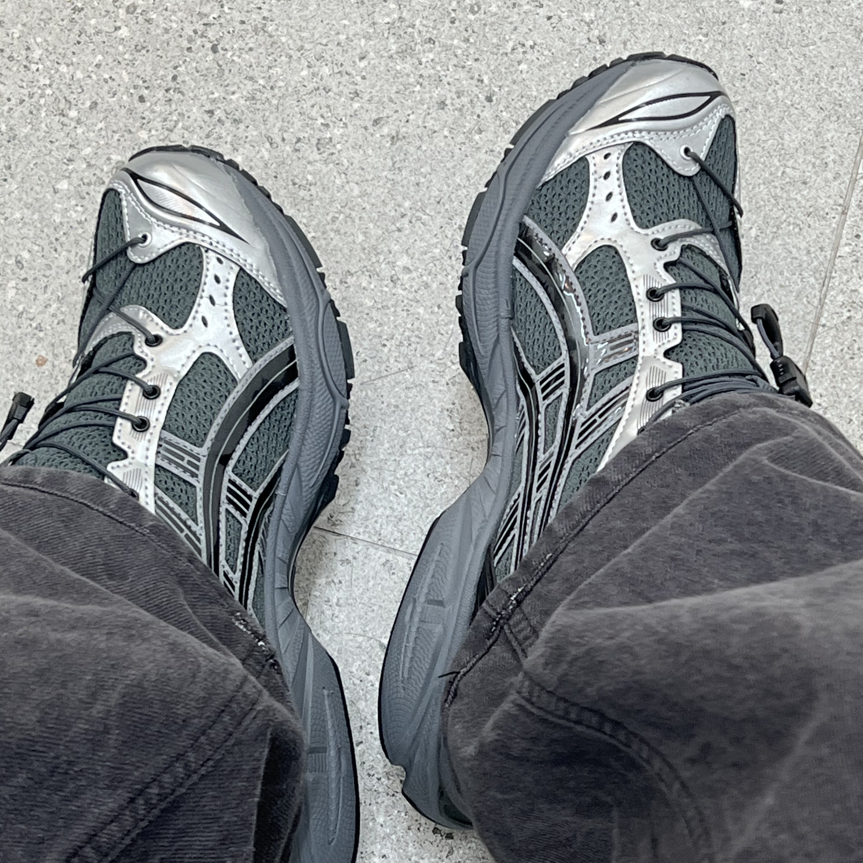 Asics x Unaffected Gel-Kayano 14 Silver Moon 착용 스타일