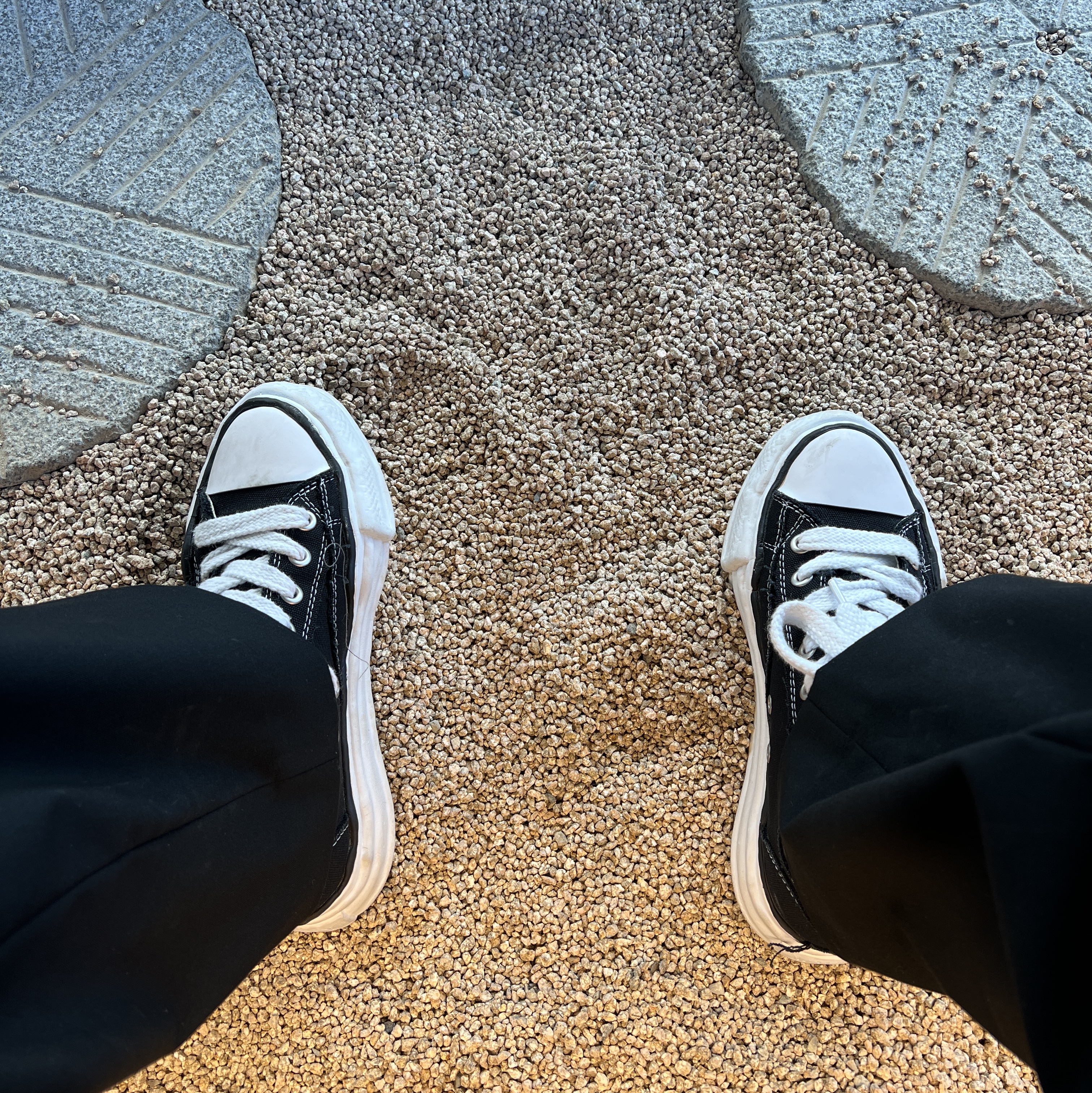 Maison Mihara Yasuhiro Peterson OG Sole Canvas Low Sneakers Black 착용 스타일