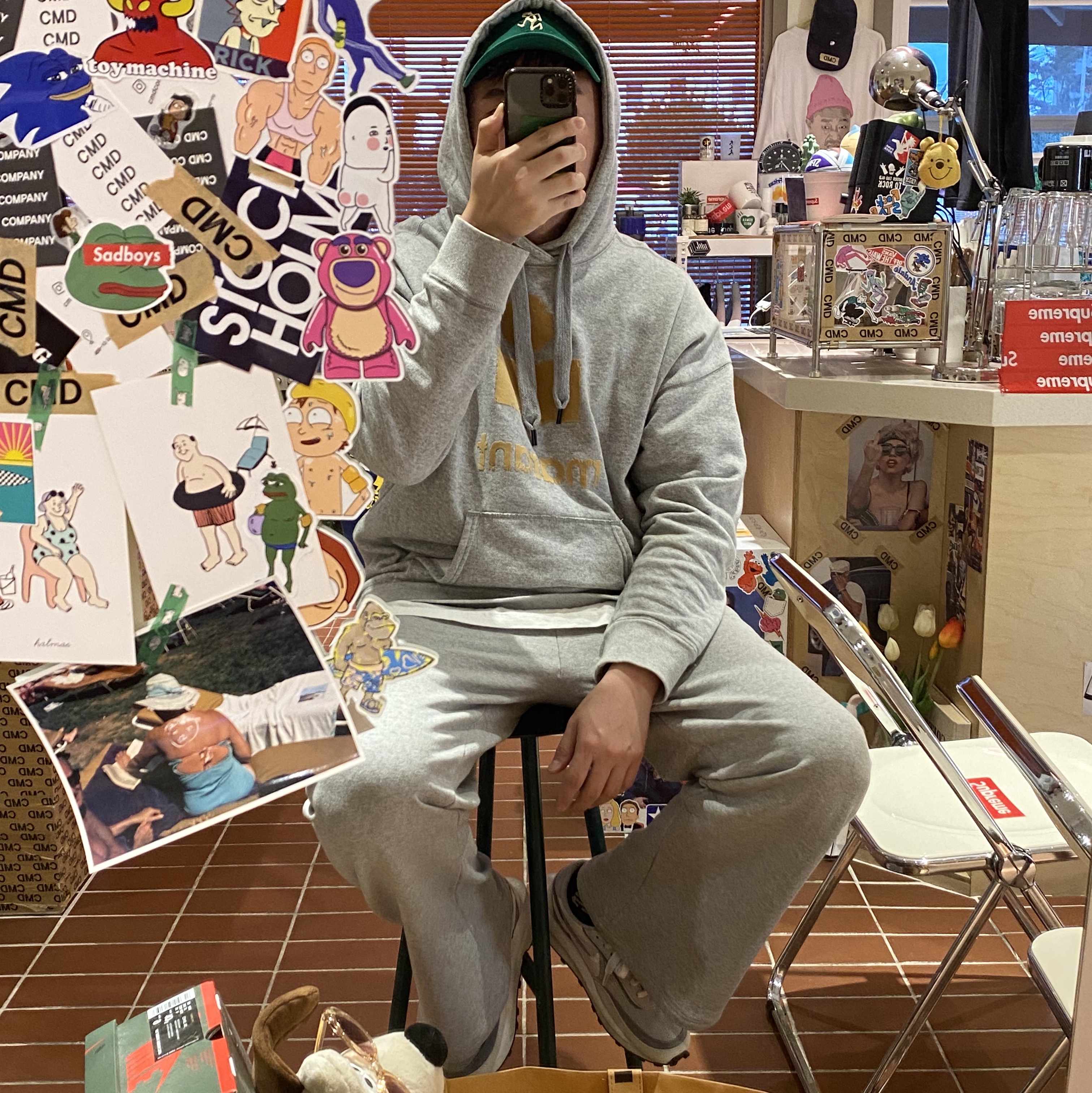 New Era x Gramicci Unstructure Ball Cap Kelly Green, Isabel Marant Miley Logo Hoodie Grey - 23SS 착용 스타일