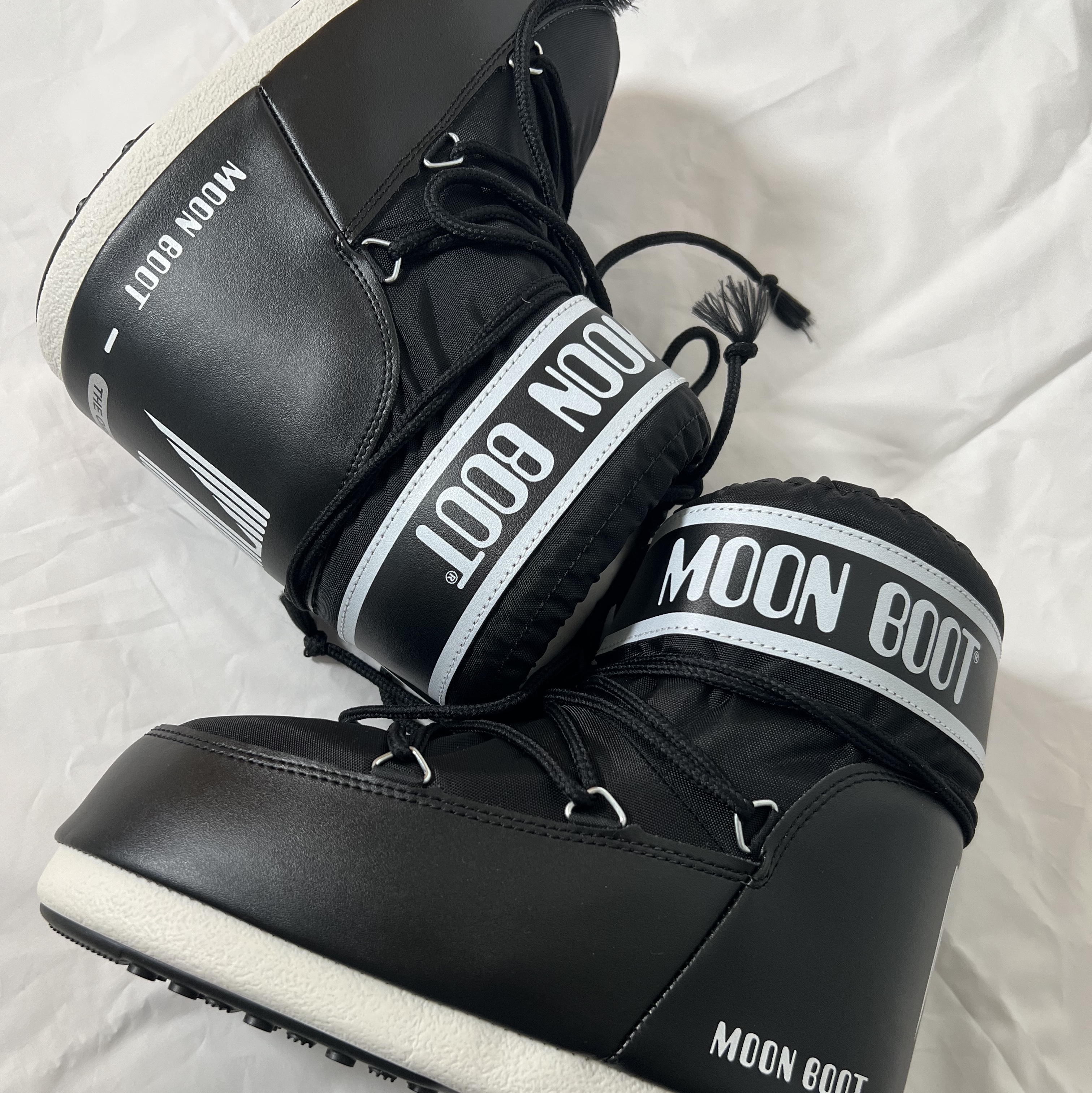 (W) Moon Boot Icon Low Nylon Boots Black 착용 스타일