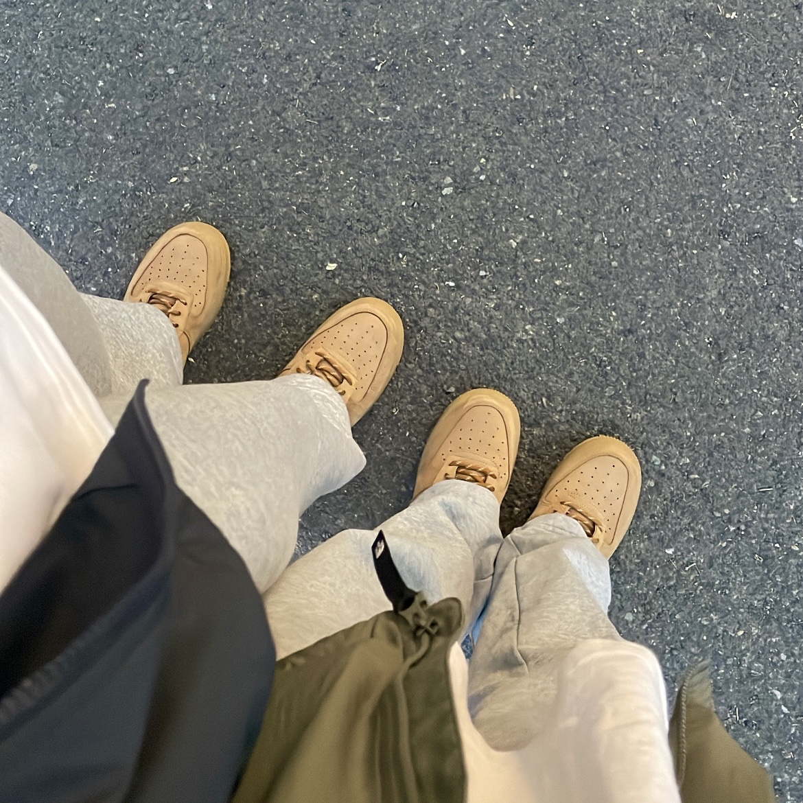 Nike Air Force 1 '07 WB Flax 착용 스타일 - 1