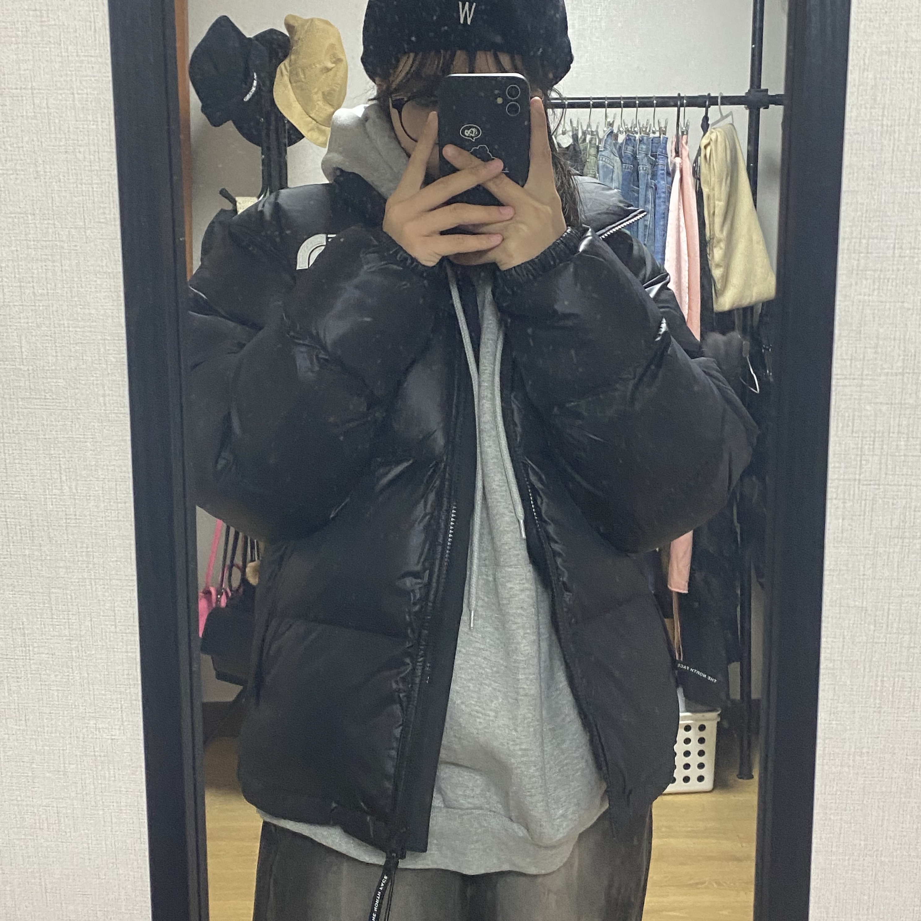 The North Face On Ball Jacket Black 착용 스타일 - 1