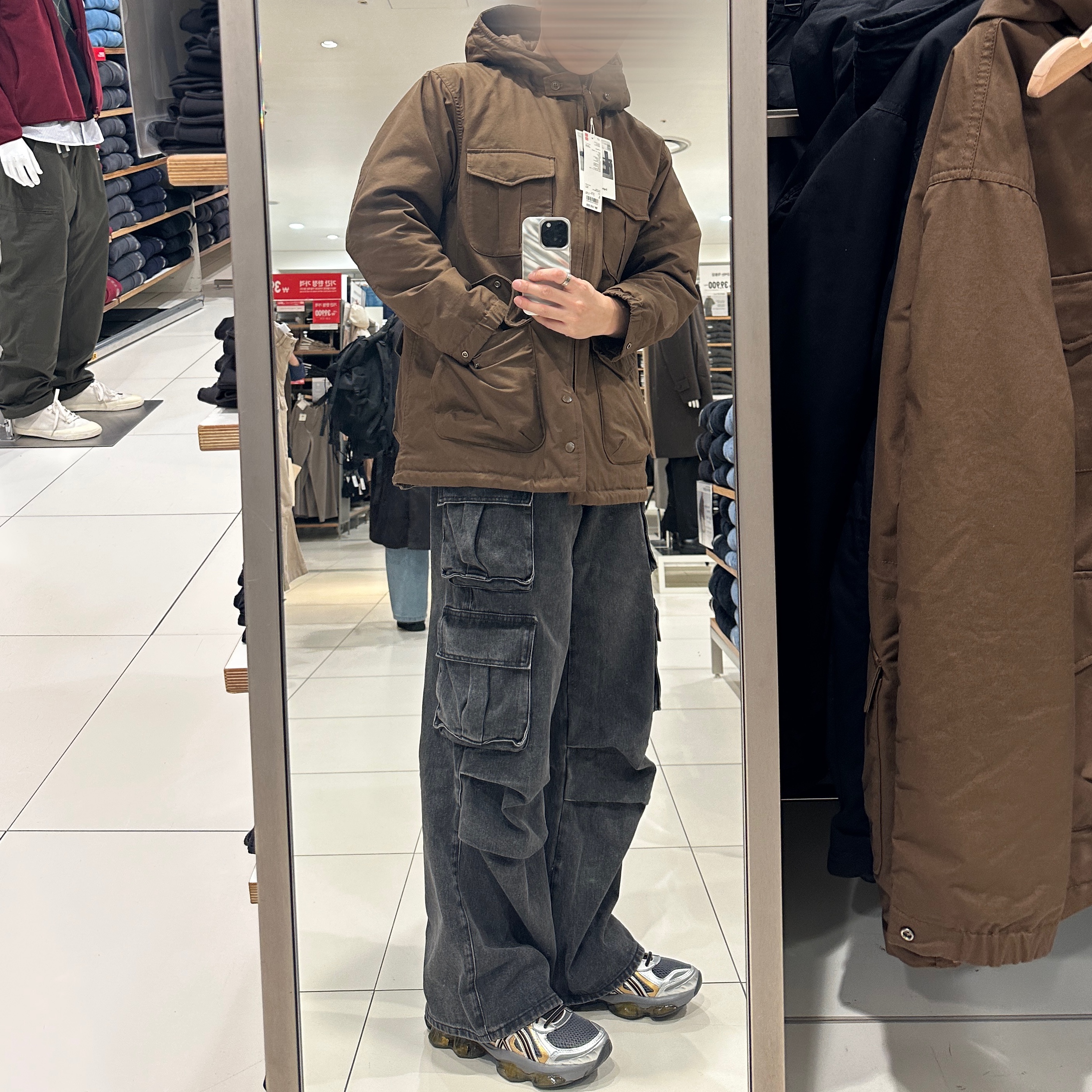 Asics Gel-Quantum Kinetic Carbon Pure Gold, Uniqlo x Engineered Garments Pufftech Utility Jacket Brown 착용 스타일