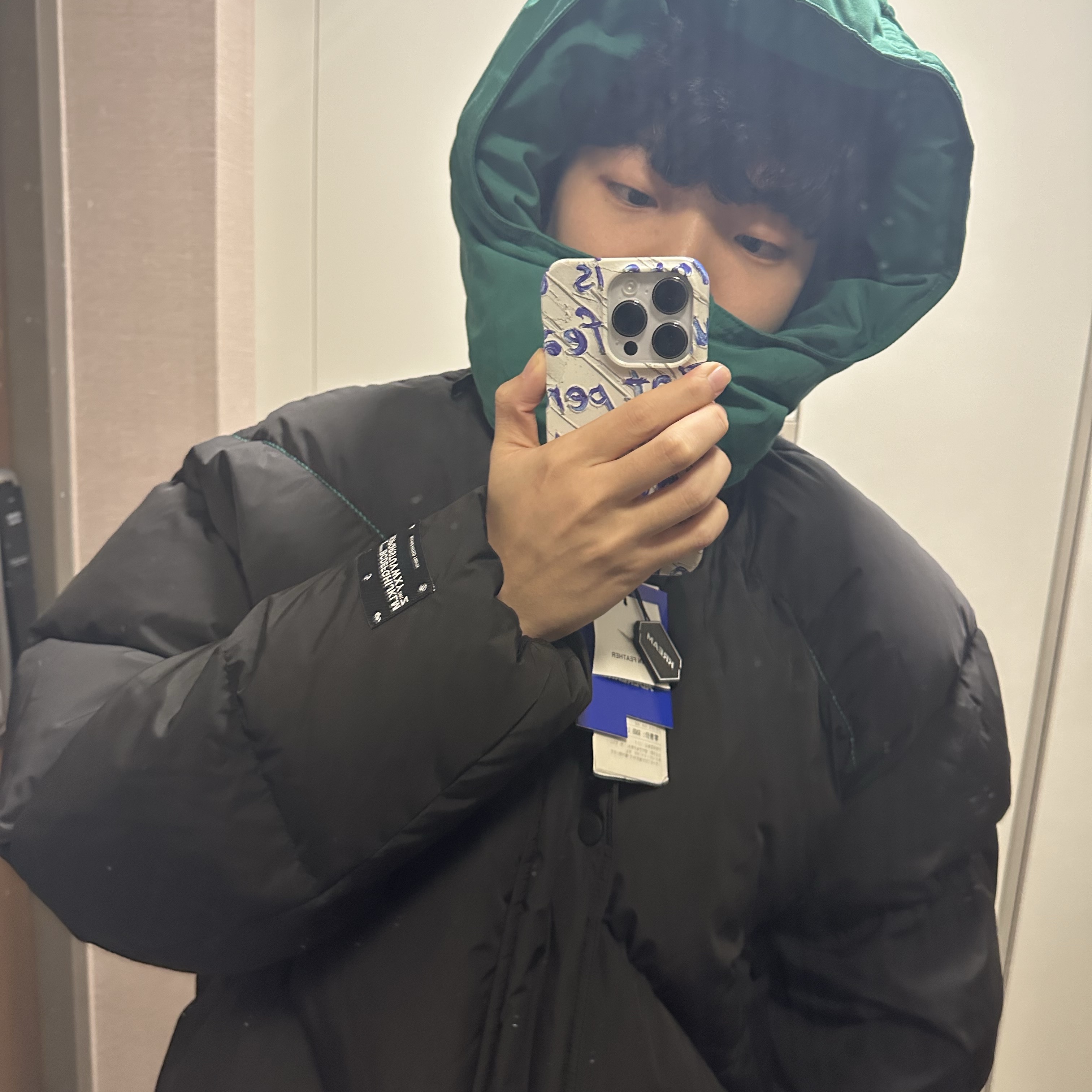 Zara x Ader Error Oversize Puffer Jacket Black 착용 스타일