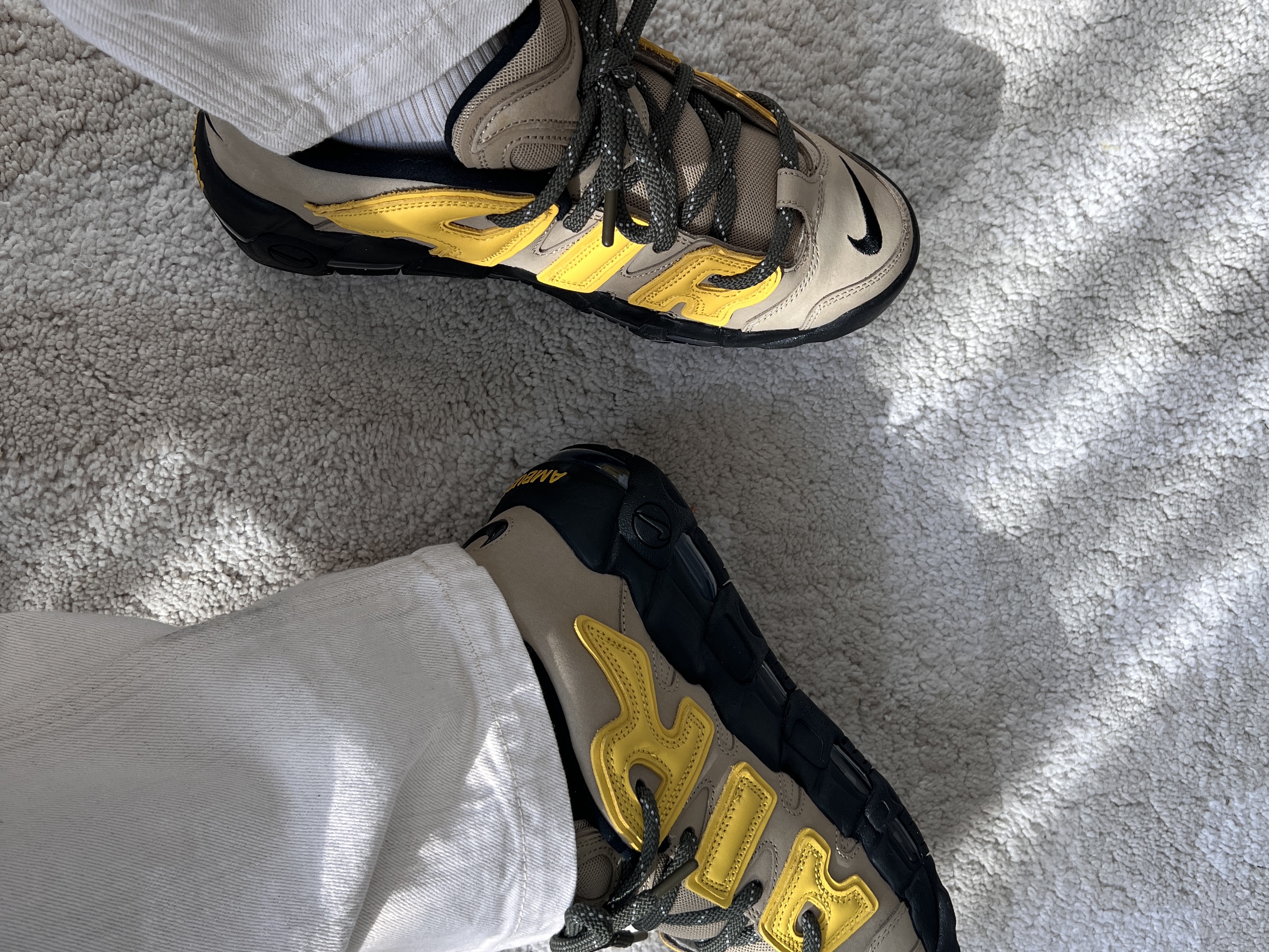Nike x Ambush Air More Uptempo Low Vivid Sulfur and Limestone 착용 스타일 - 3
