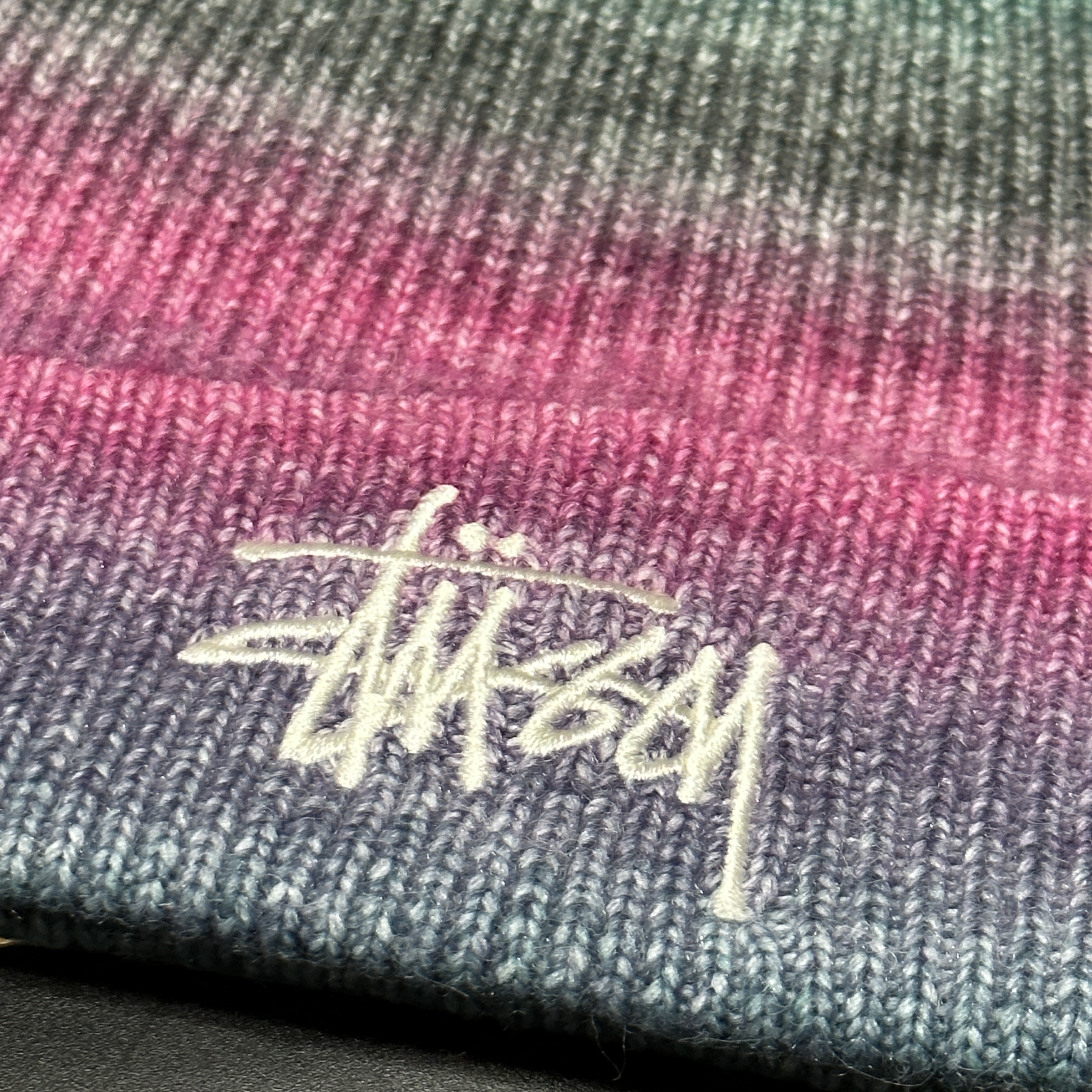 Stussy Cuff Beanie Spray Stripe Teal Multi 착용 스타일