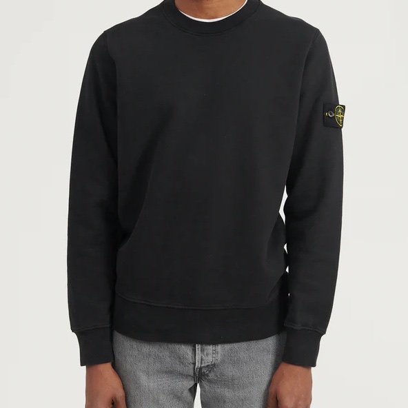 Stone Island 63020 Crewneck Sweatshirt Black - 22FW, Stone Island 101WN Brushed Cotton Canvas T.CO+OLD Overshirt Black - 22FW 착용 스타일 - 3