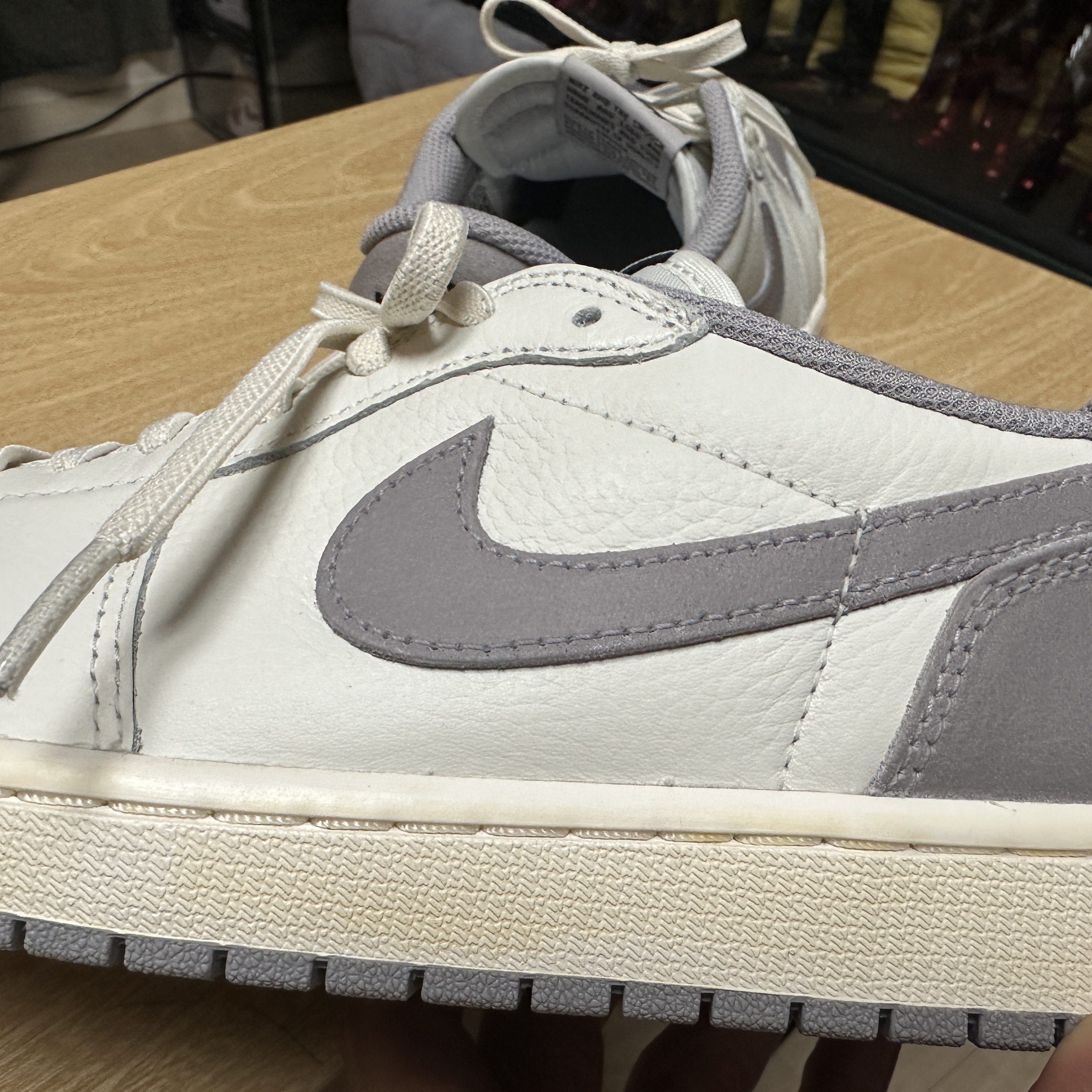 Jordan 1 Retro Low OG Atmosphere Grey 착용 스타일 - 4