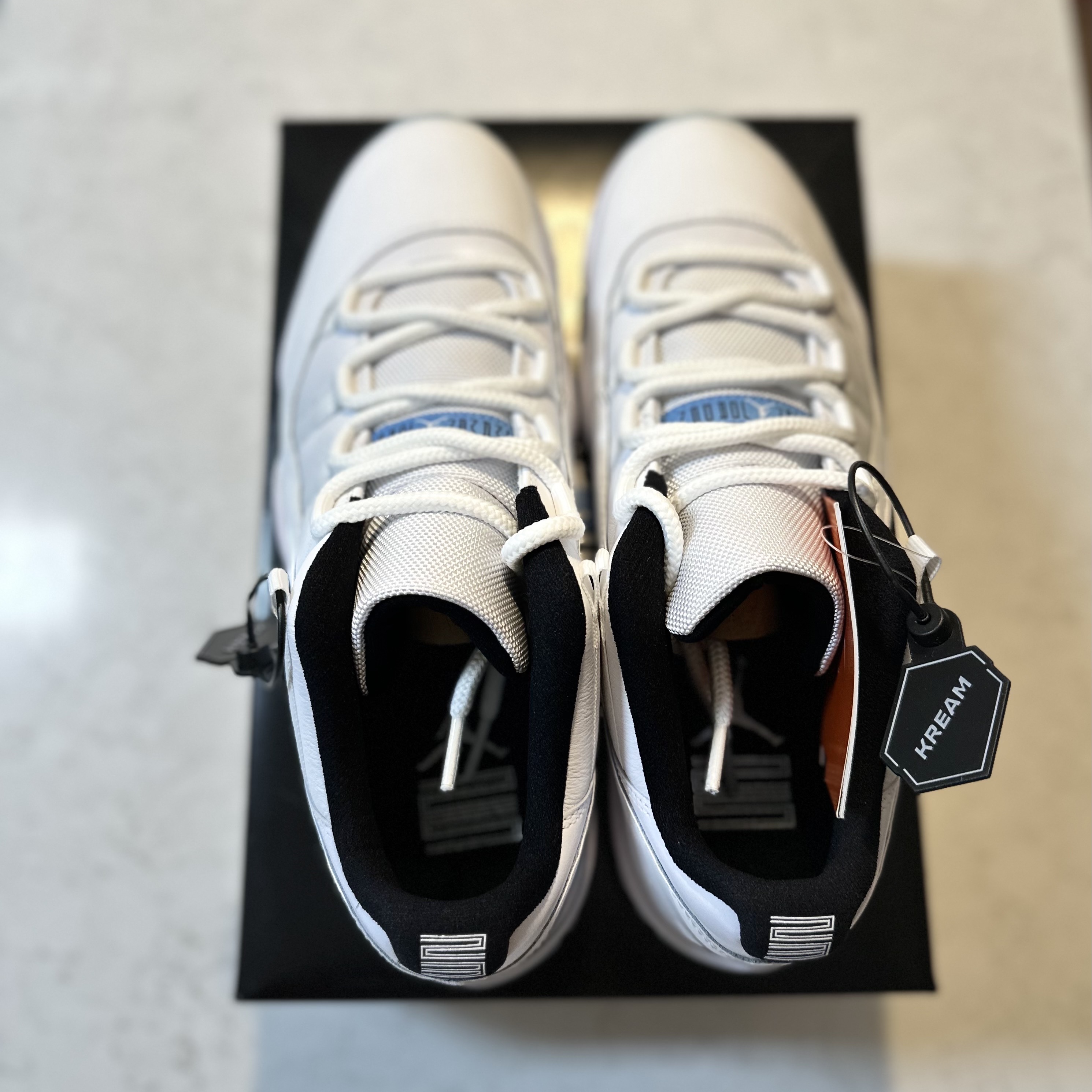 Jordan 11 Retro Low Legend Blue 착용 스타일 - 2