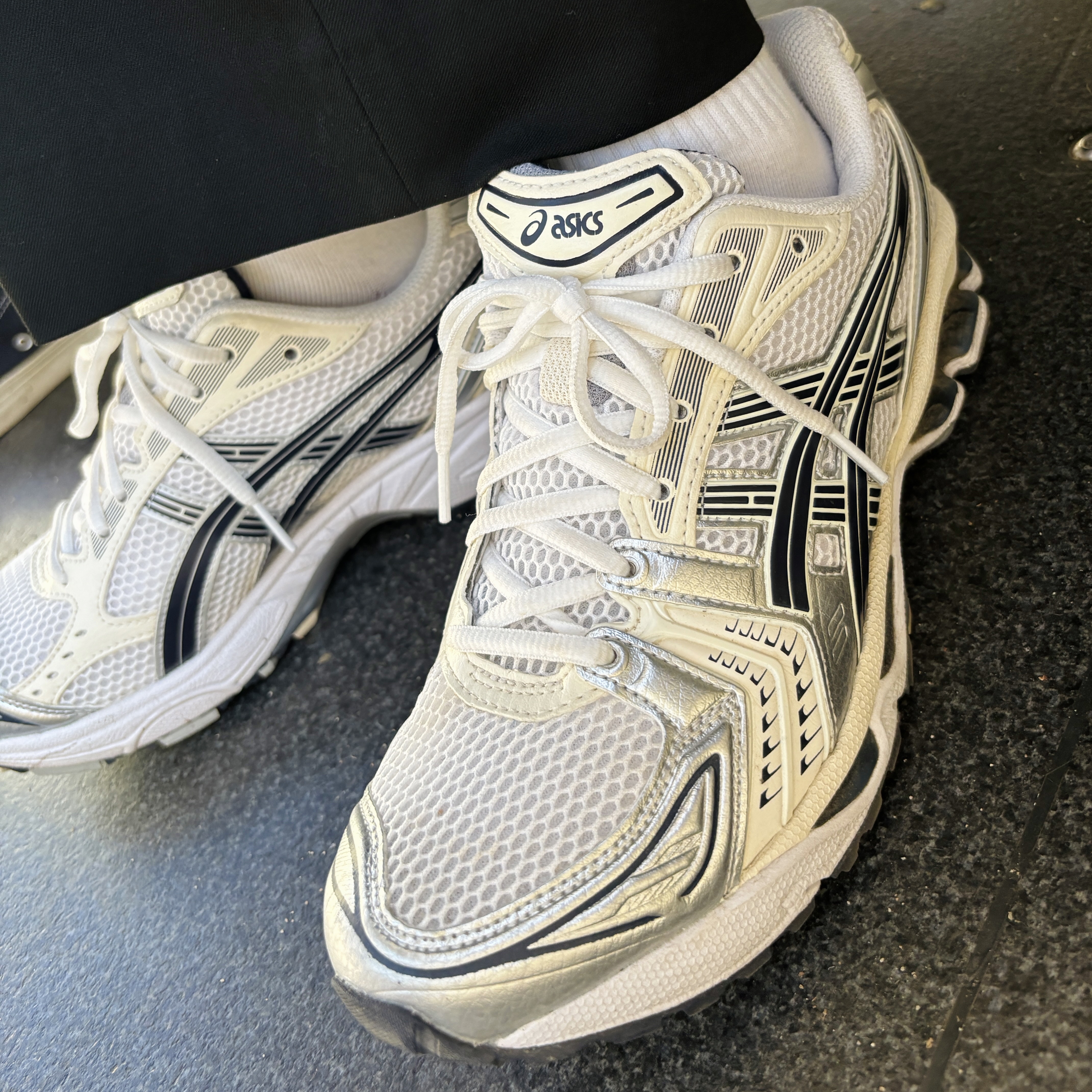 (W) Asics Gel-Kayano 14 White Midnight 착용 스타일 - 3