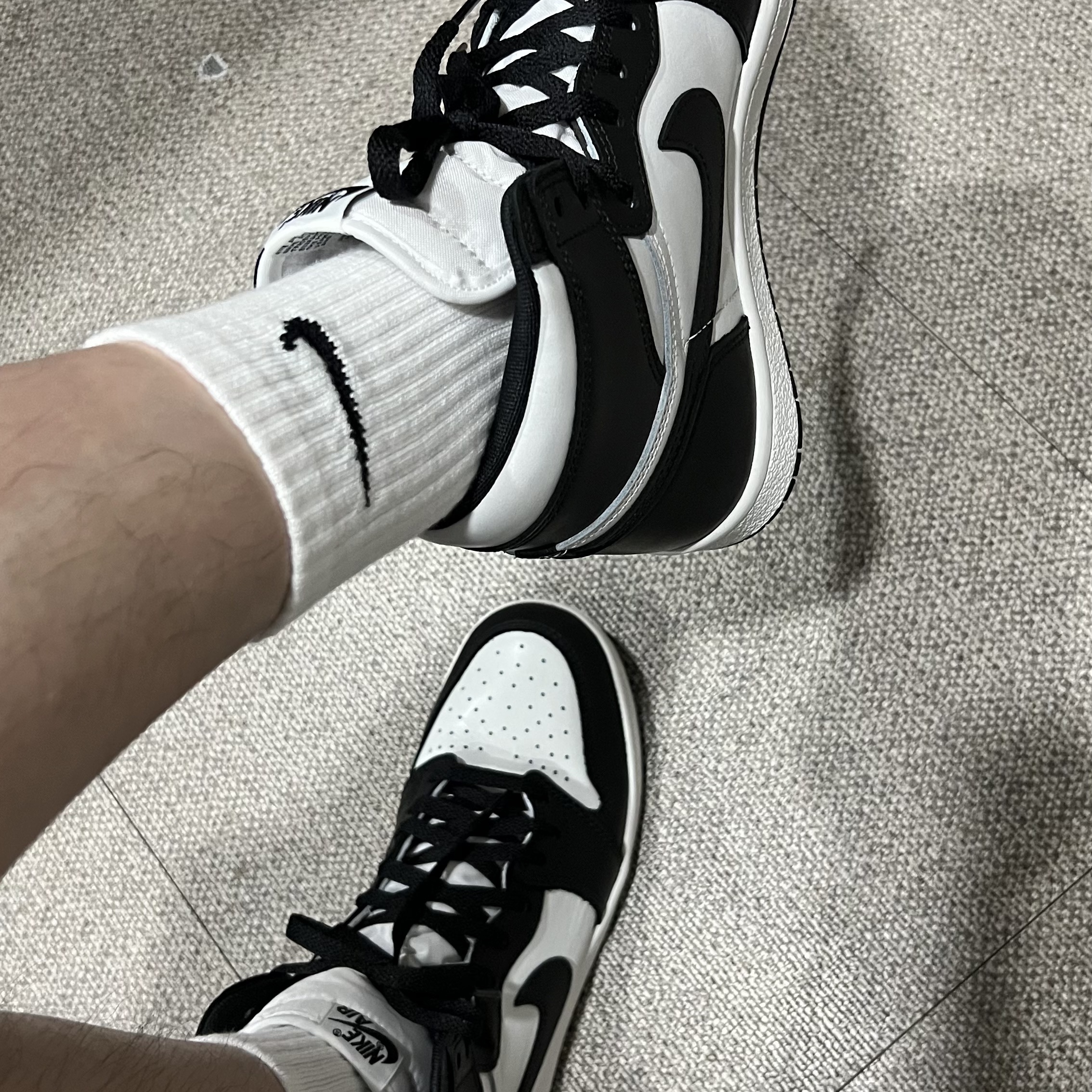 Jordan 1 High 85 Black White 착용 스타일 - 1