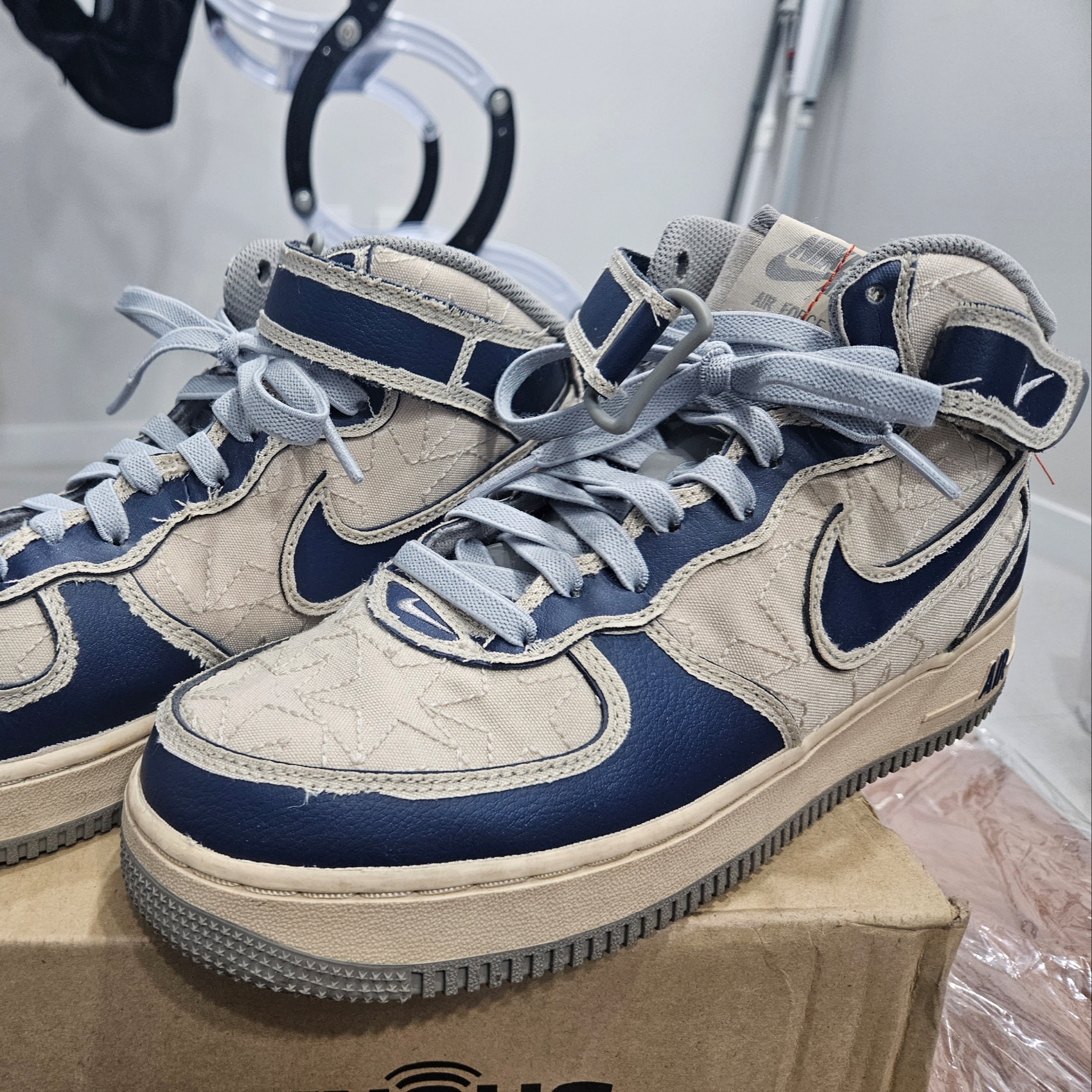 Nike Air Force 1 Mid '07 Pearl White 착용 스타일 - 3