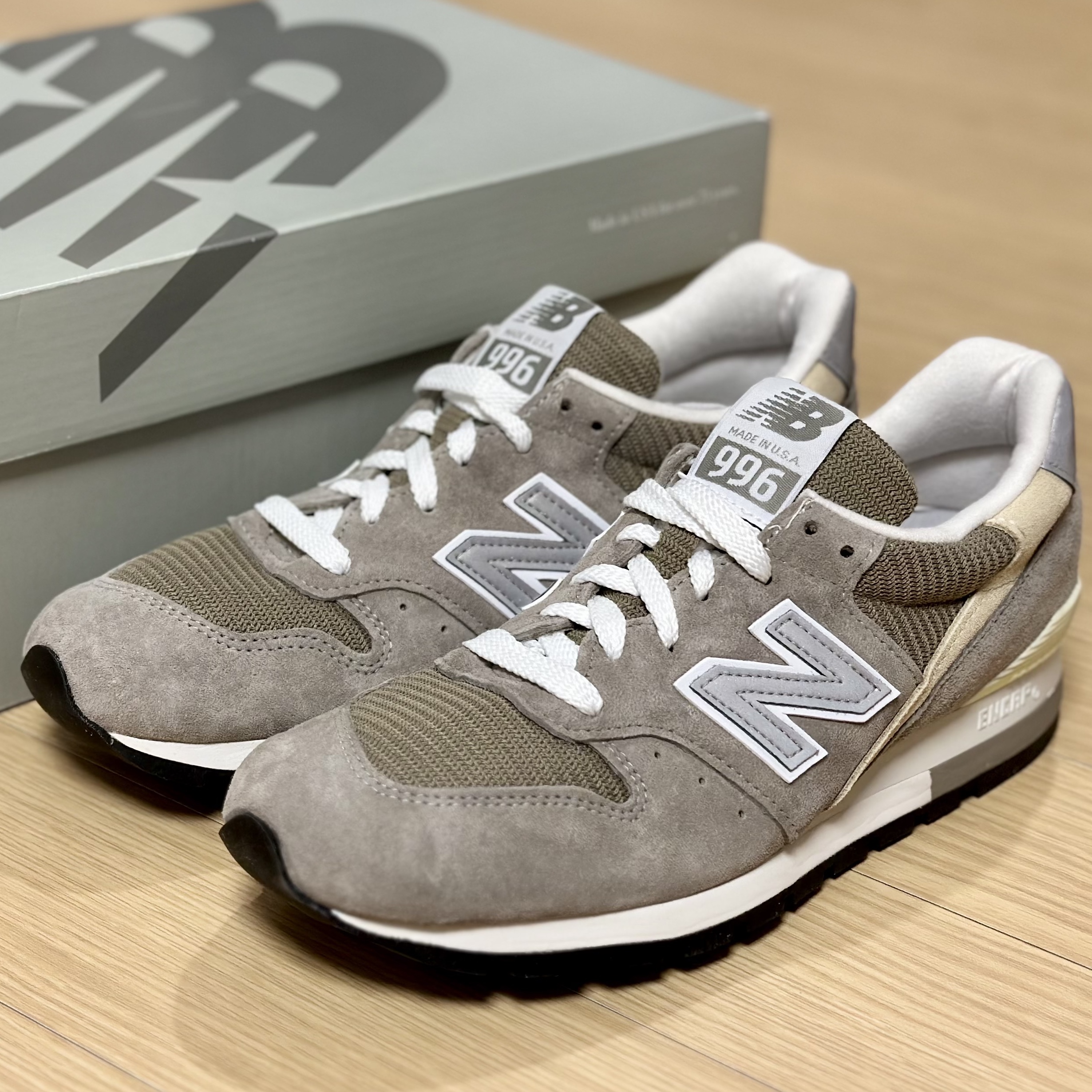 New Balance Made in USA 996 Grey 착용 스타일 - 1