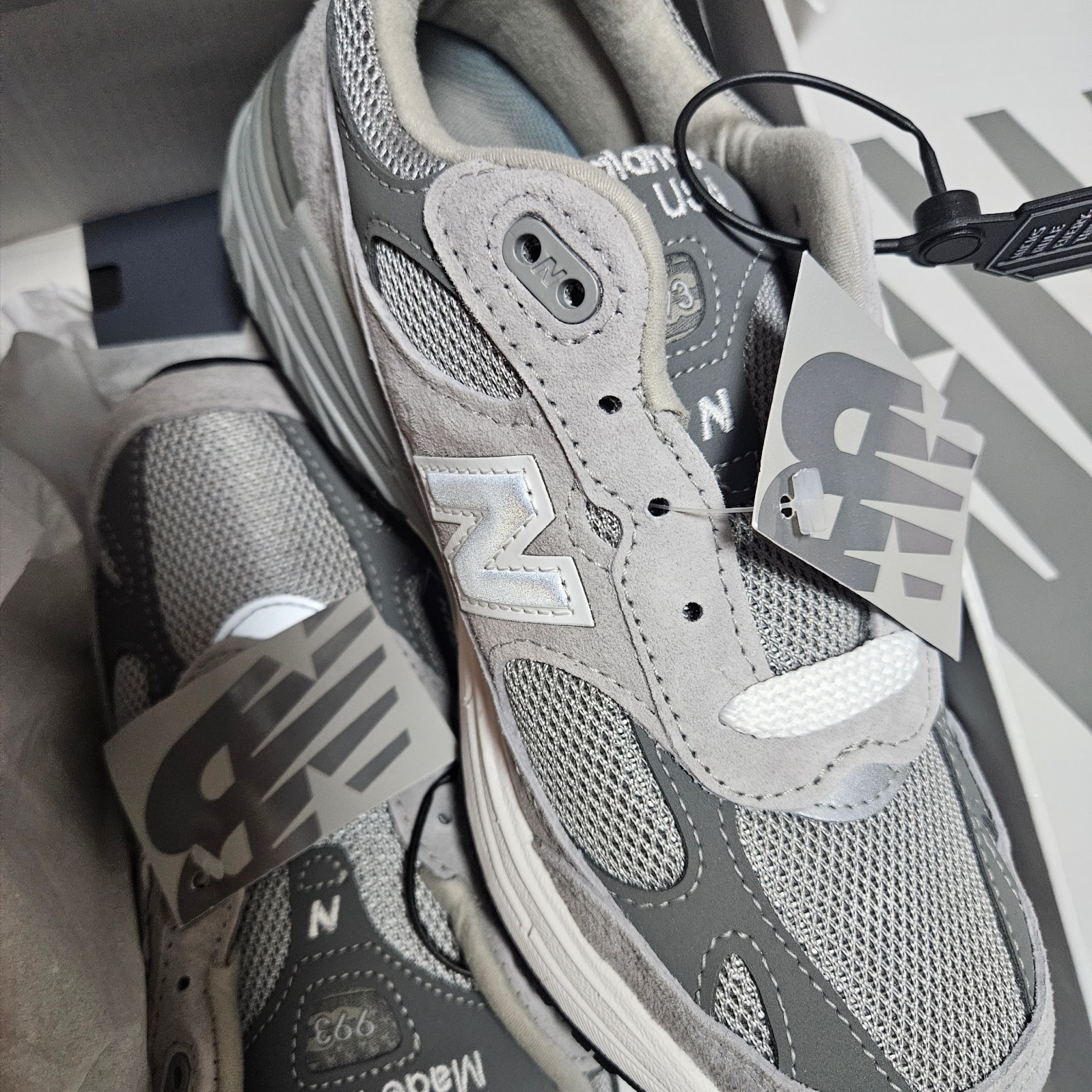 (W) New Balance 993 Made in USA Grey - B Standard 착용 스타일