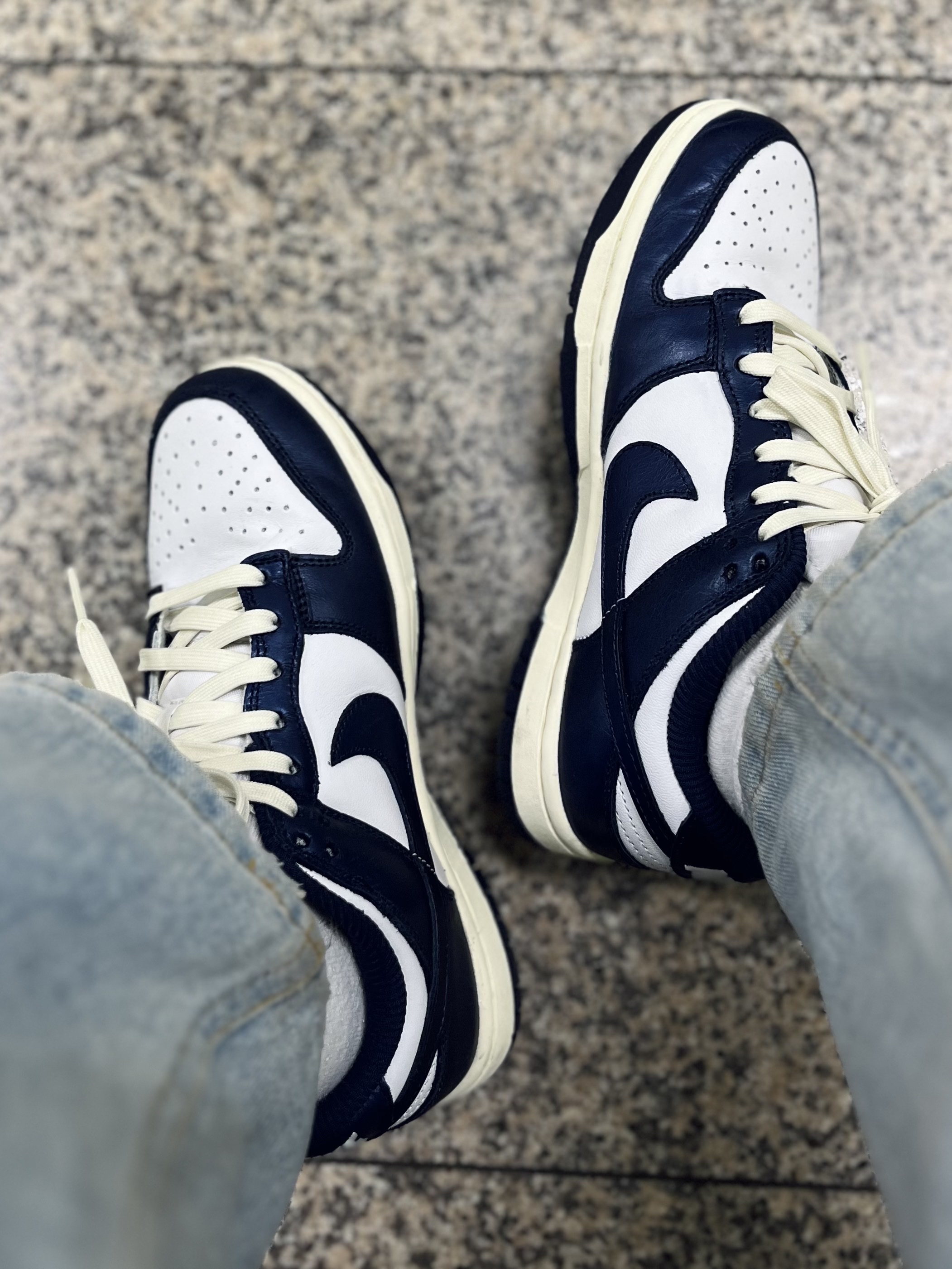 (W) Nike Dunk Low PRM Midnight Navy and White, IAB Studio Pigment Hoodie Black 착용 스타일 - 2