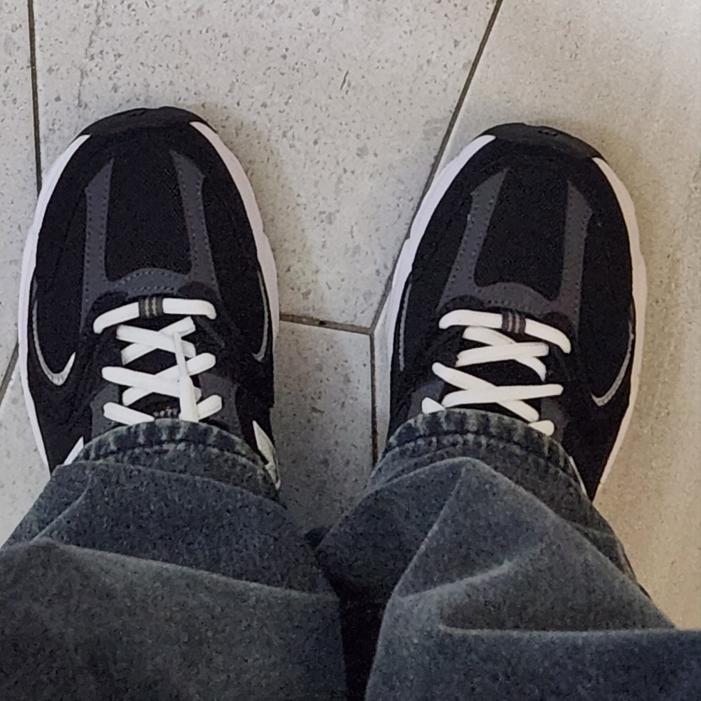 New Balance 530 Classic Black 착용 스타일