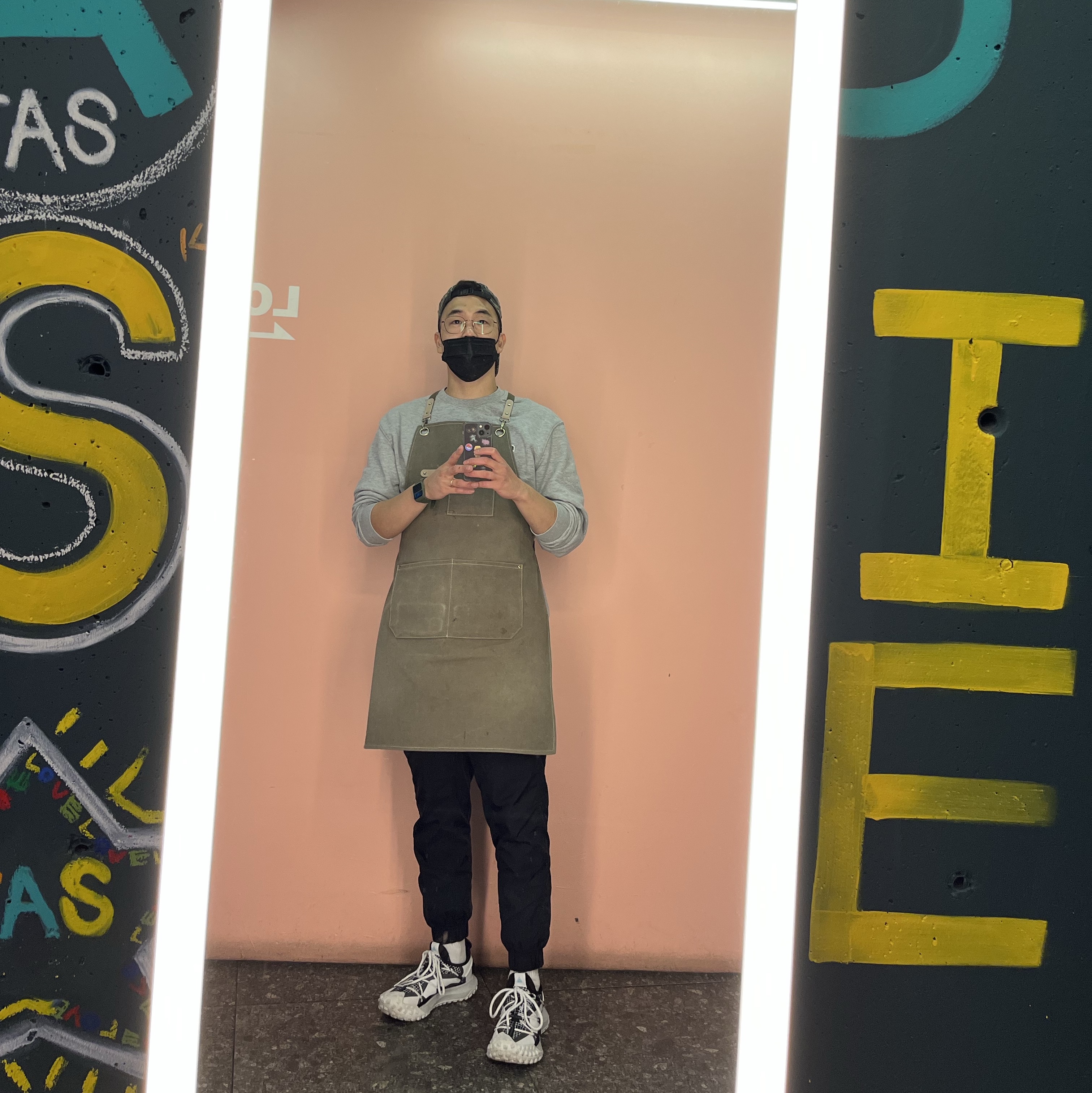 Nike ACG Mountain Fly Low SE White and Black 착용 스타일