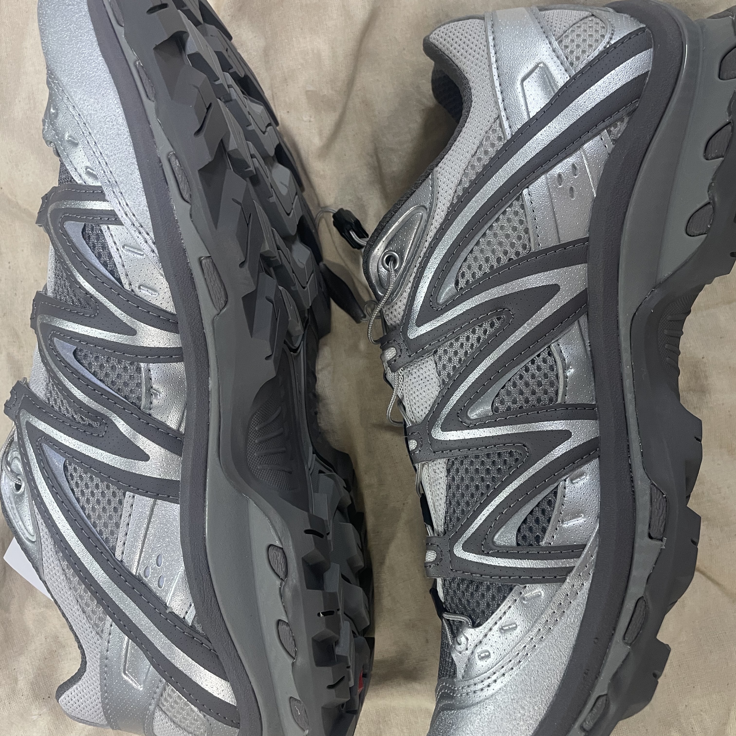 Salomon x Slam Jam XT-Quest Plum Kitten Lunar Rock 착용 스타일 - 3