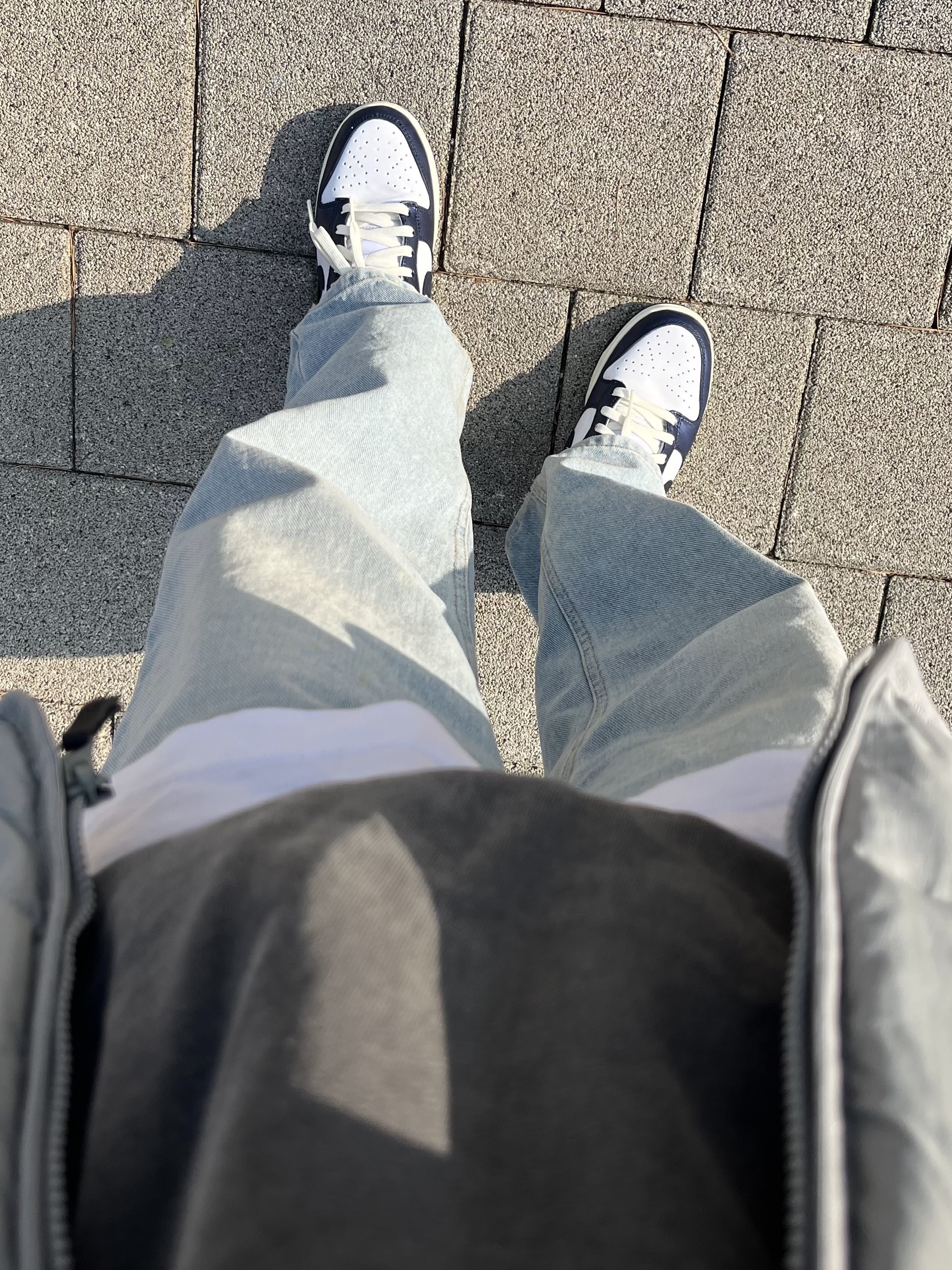 (W) Nike Dunk Low PRM Midnight Navy and White, IAB Studio Pigment Hoodie Black 착용 스타일 - 1