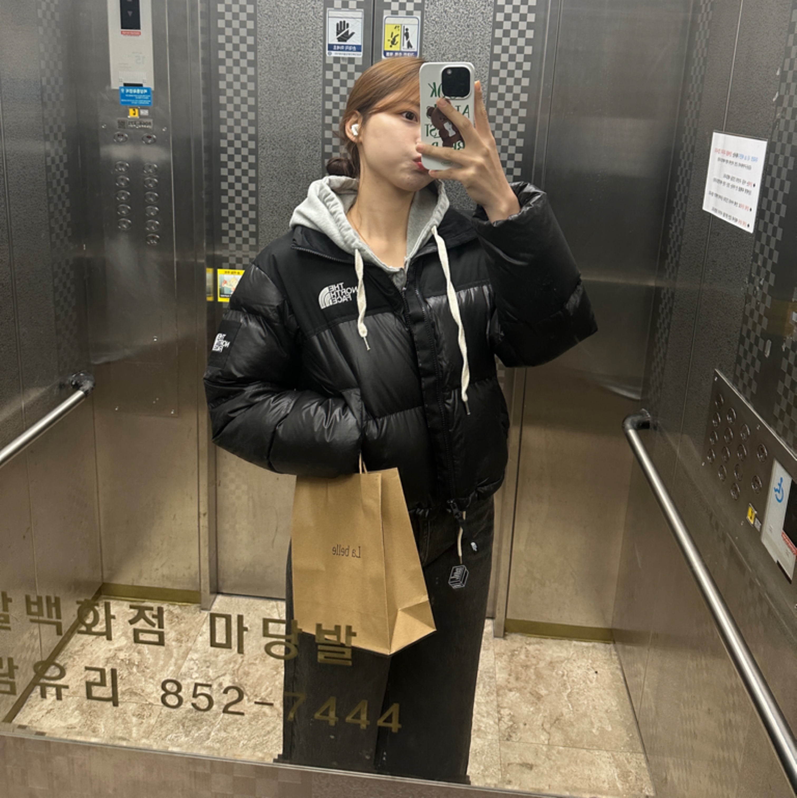 (W) The North Face White Label Novelty Nuptse Down Jacket Black 착용 스타일