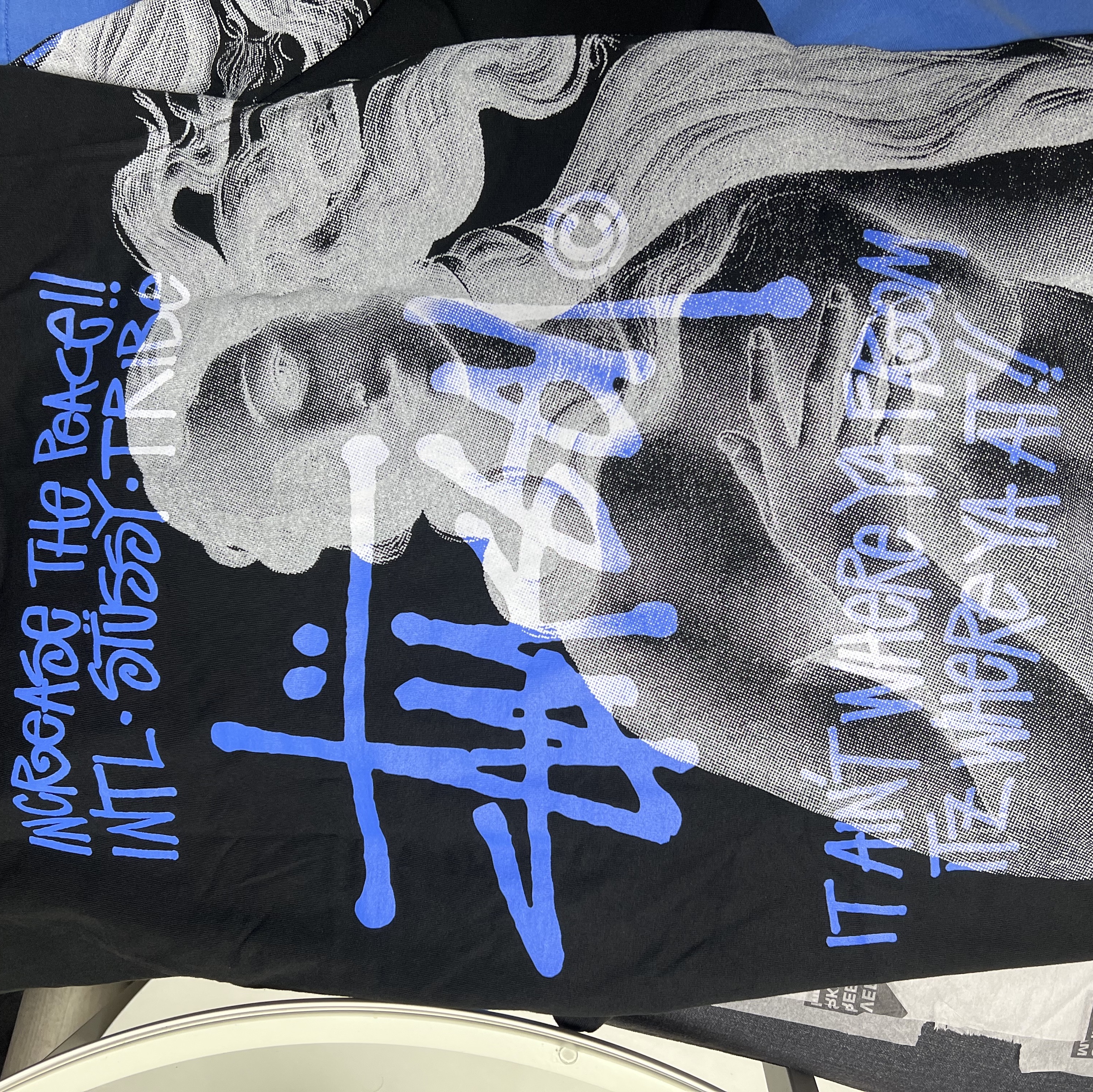Stussy Ist Venus Pigment Dyed T-Shirt Black 착용 스타일