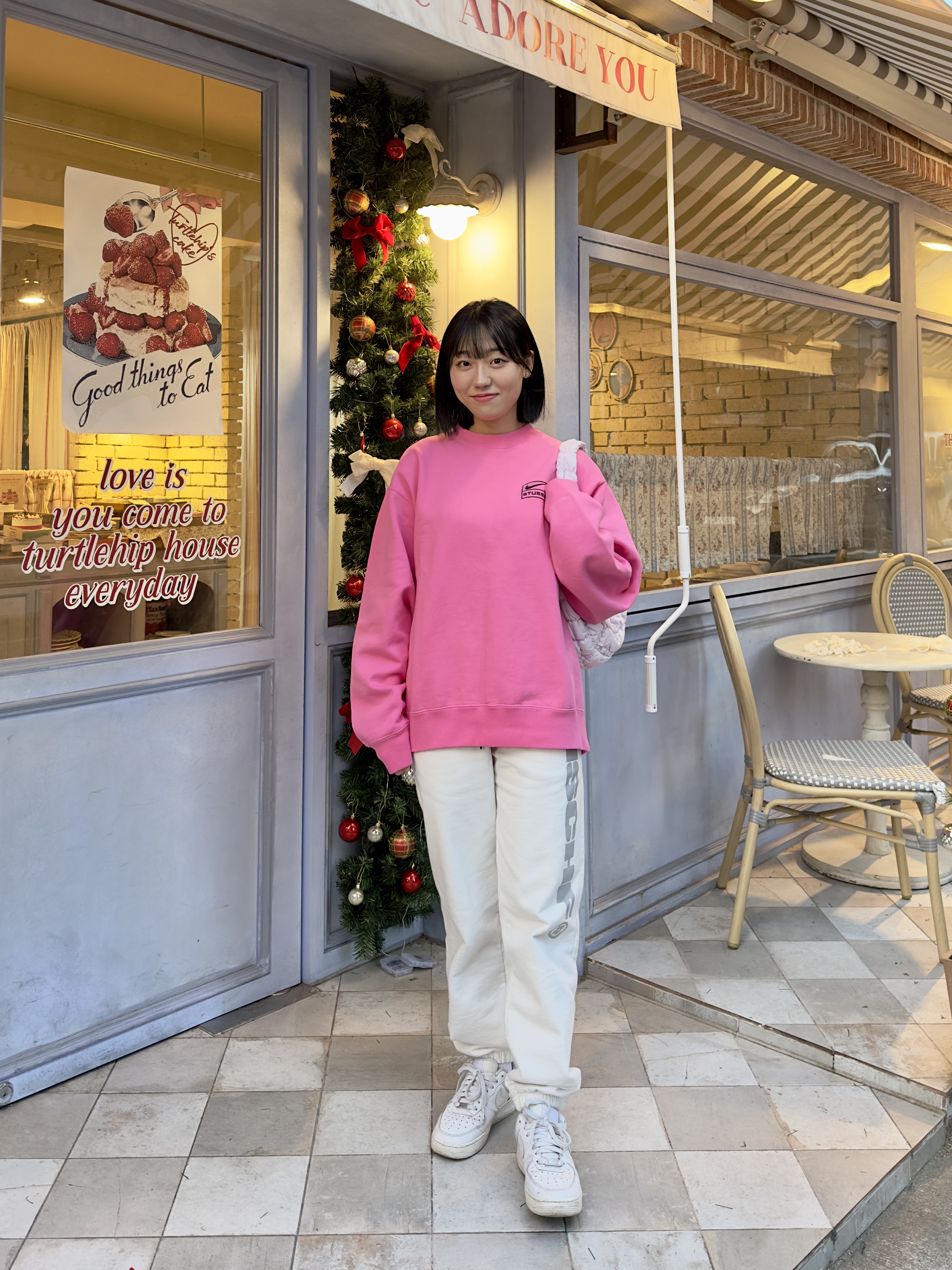 Nike x Stussy NRG Washed Fleece Crewneck Lotus PInk, COS Quilted Mini Bag Light Pink 착용 스타일 - 1