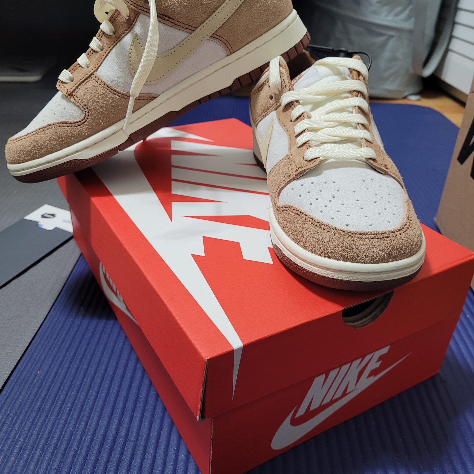 Nike Dunk Low Pro Premium Medium Curry 착용 스타일 - 1