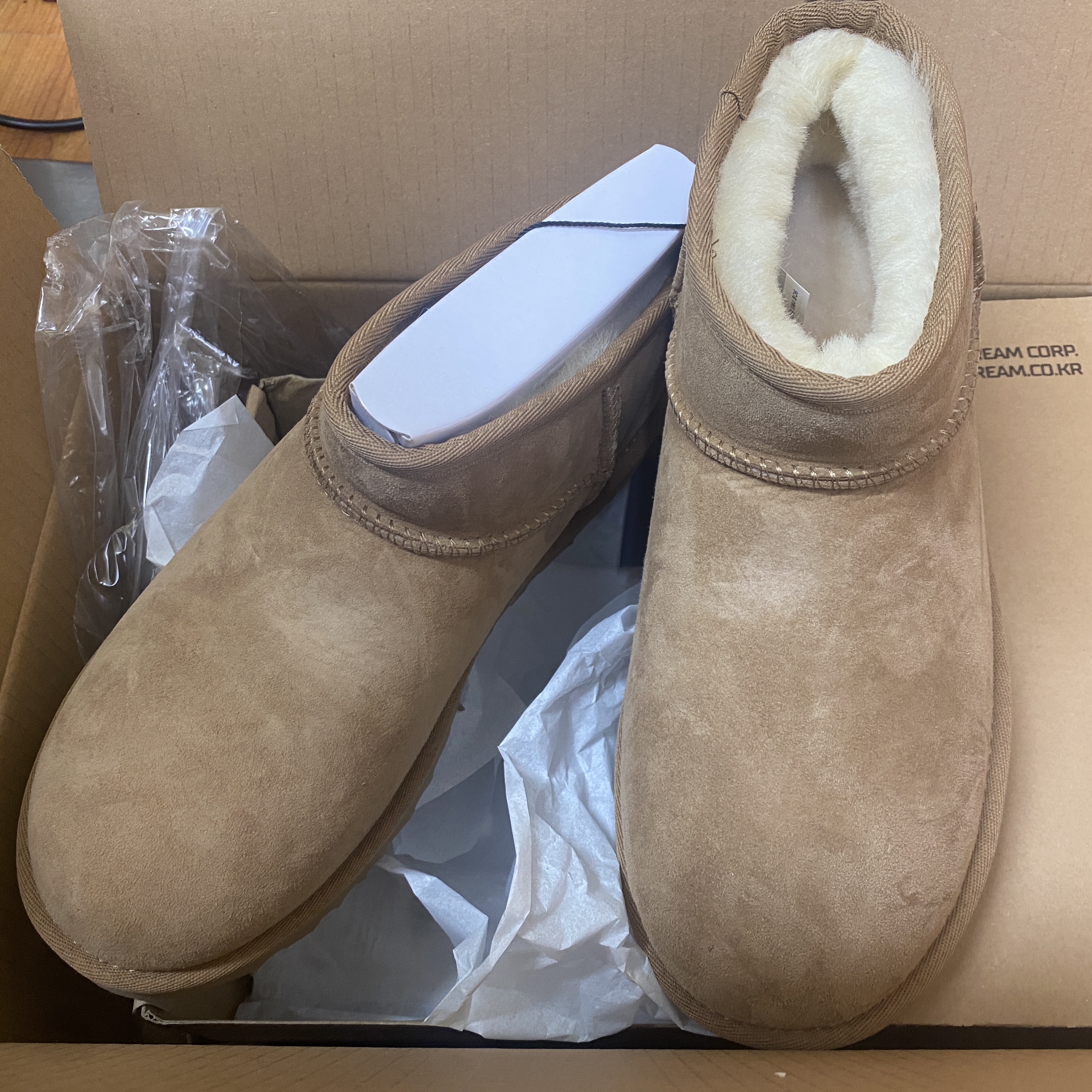 (W) UGG Classic Ultra Mini Boots Chestnut 착용 스타일