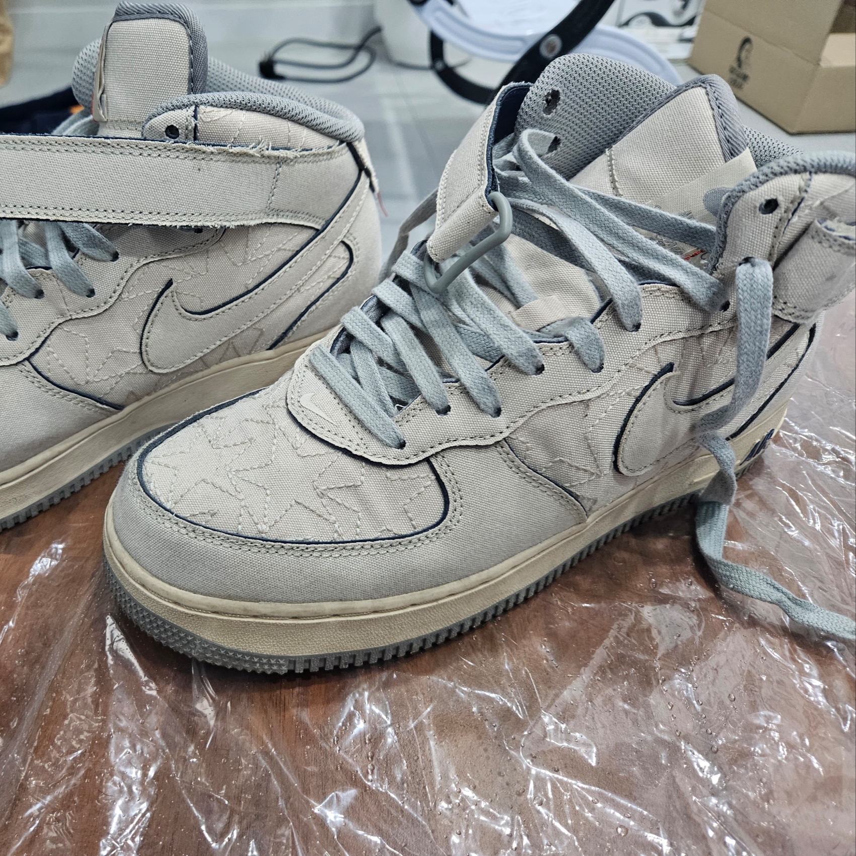 Nike Air Force 1 Mid '07 Pearl White 착용 스타일 - 1