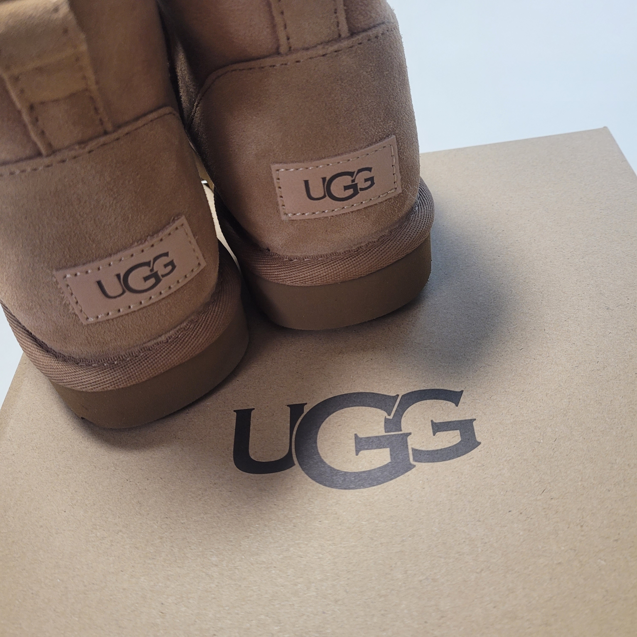 (W) UGG Classic Mini II Boots Chestnut 착용 스타일 - 2