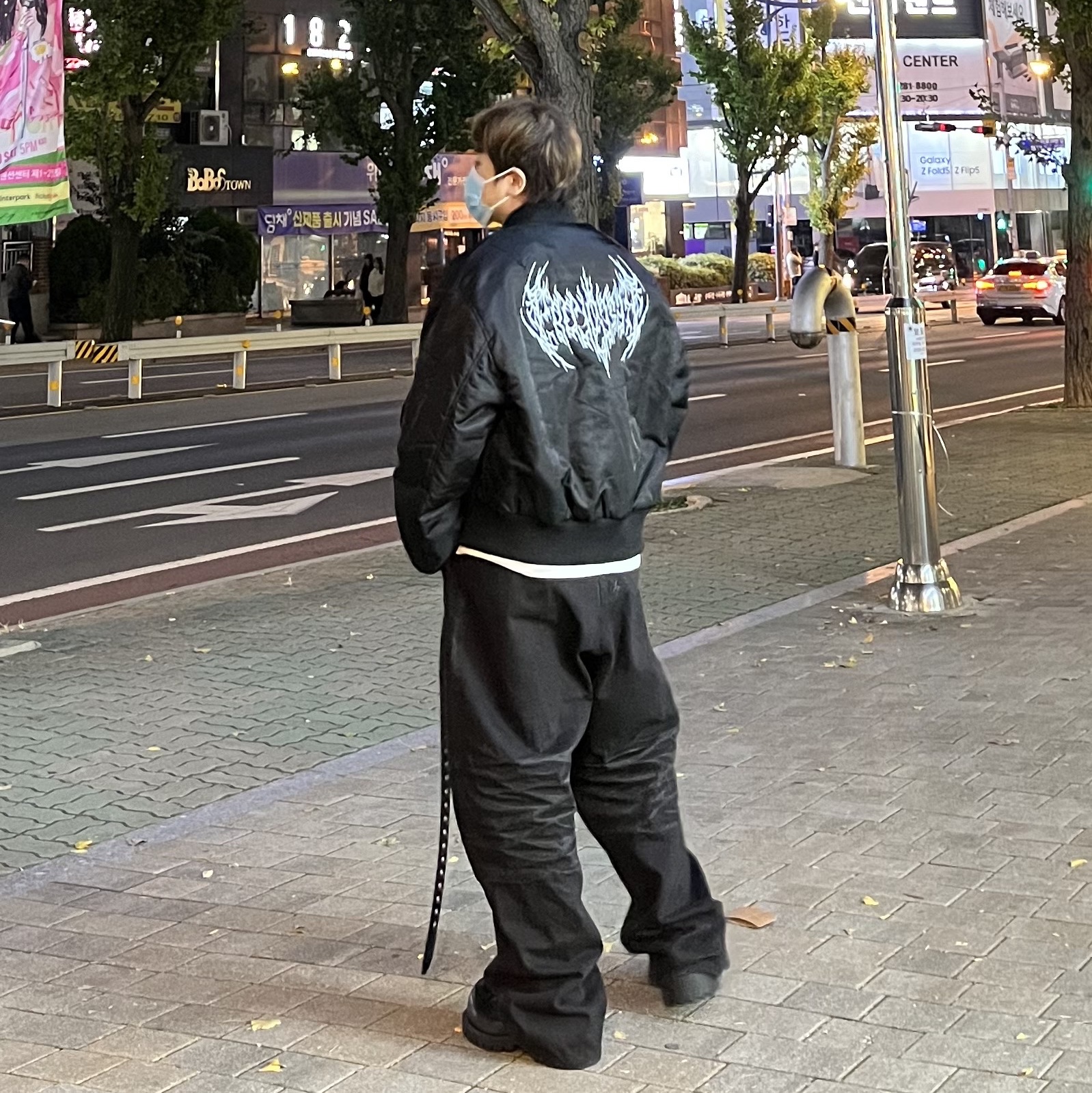 Project G/R Metalic Bomber Jacket Black, Project G/R Backward Denim Pants Black 착용 스타일 - 1