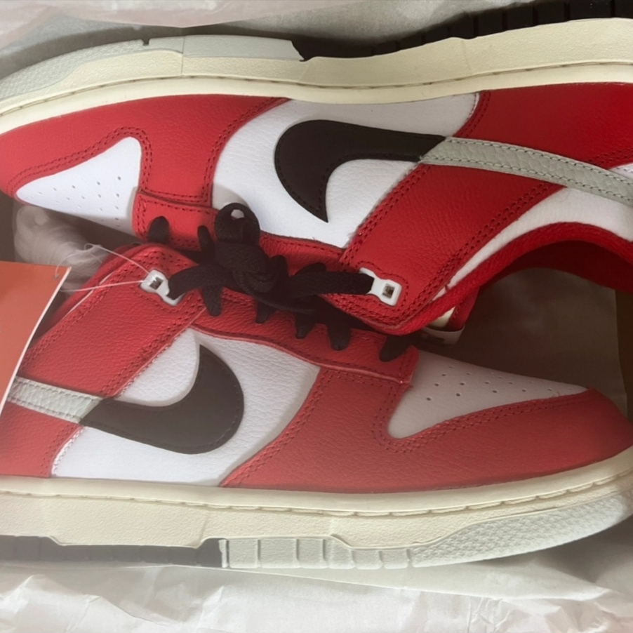 Nike Dunk Low Retro PRM University Red Black 착용 스타일 - 2